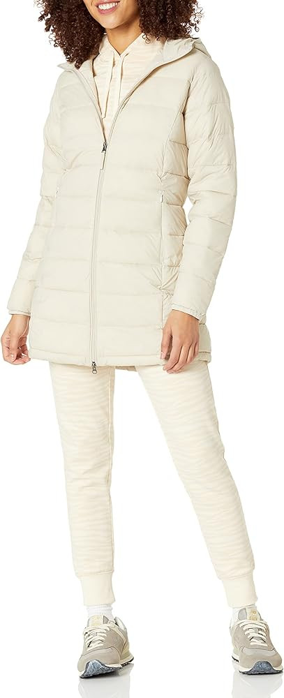 Amazon Essentials Women's Lightweight Water-Resistant Packable Puffer Coat | Amazon (US)