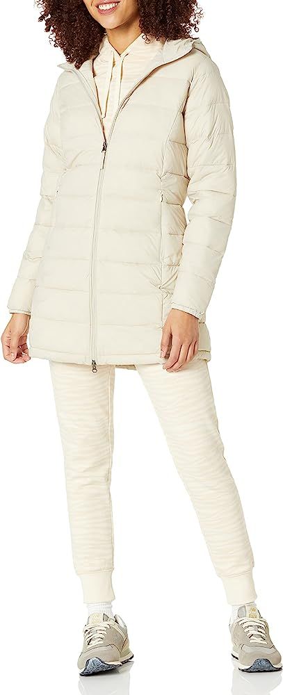 Amazon Essentials Women's Lightweight Water-Resistant Packable Puffer Coat | Amazon (US)