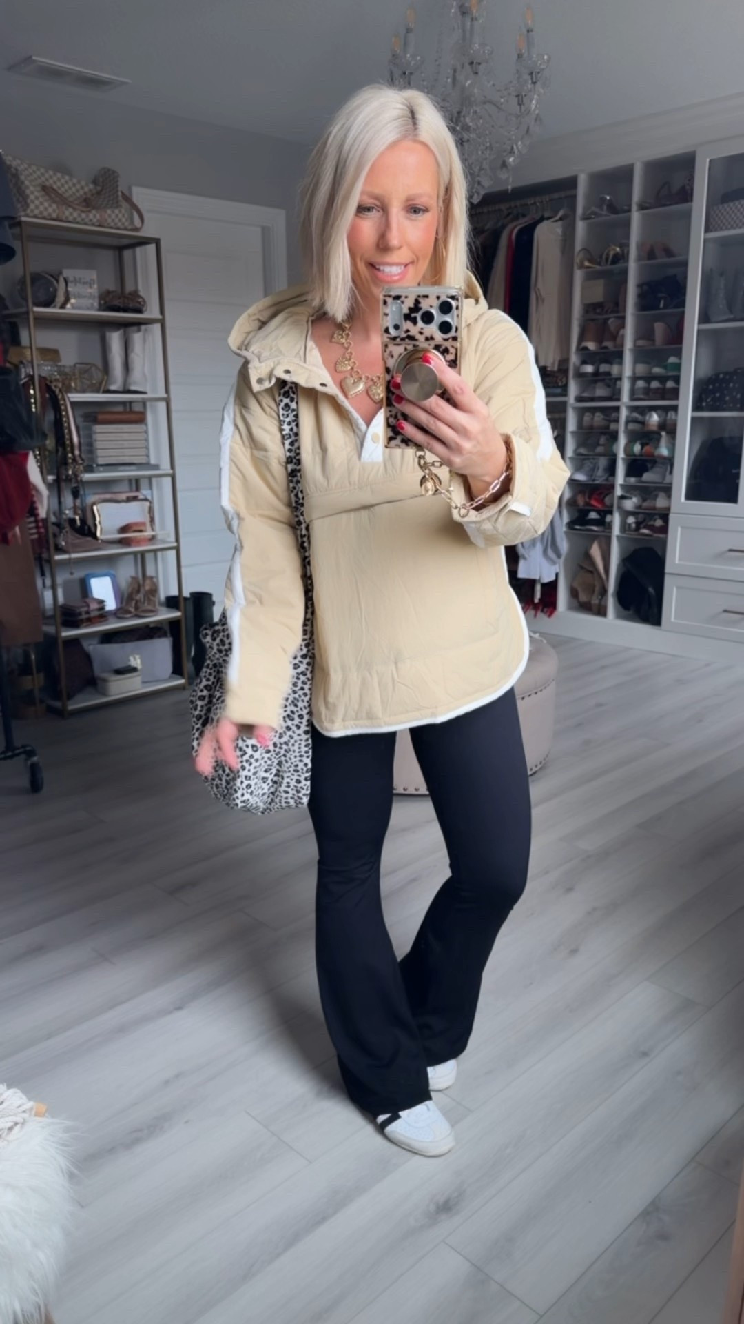 This quilted pullover is super nice and will come in handy in the early spring when it’s still chilly out!
⬇️⬇️⬇️
Pullover sized up to medium
Leggings small

#LTKSeasonal #LTKFindsUnder50 #LTKSaleAlert