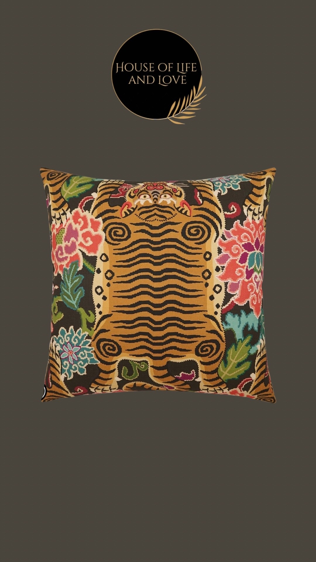 Throw pillow

#LTKHome #LTKBeauty #LTKWedding