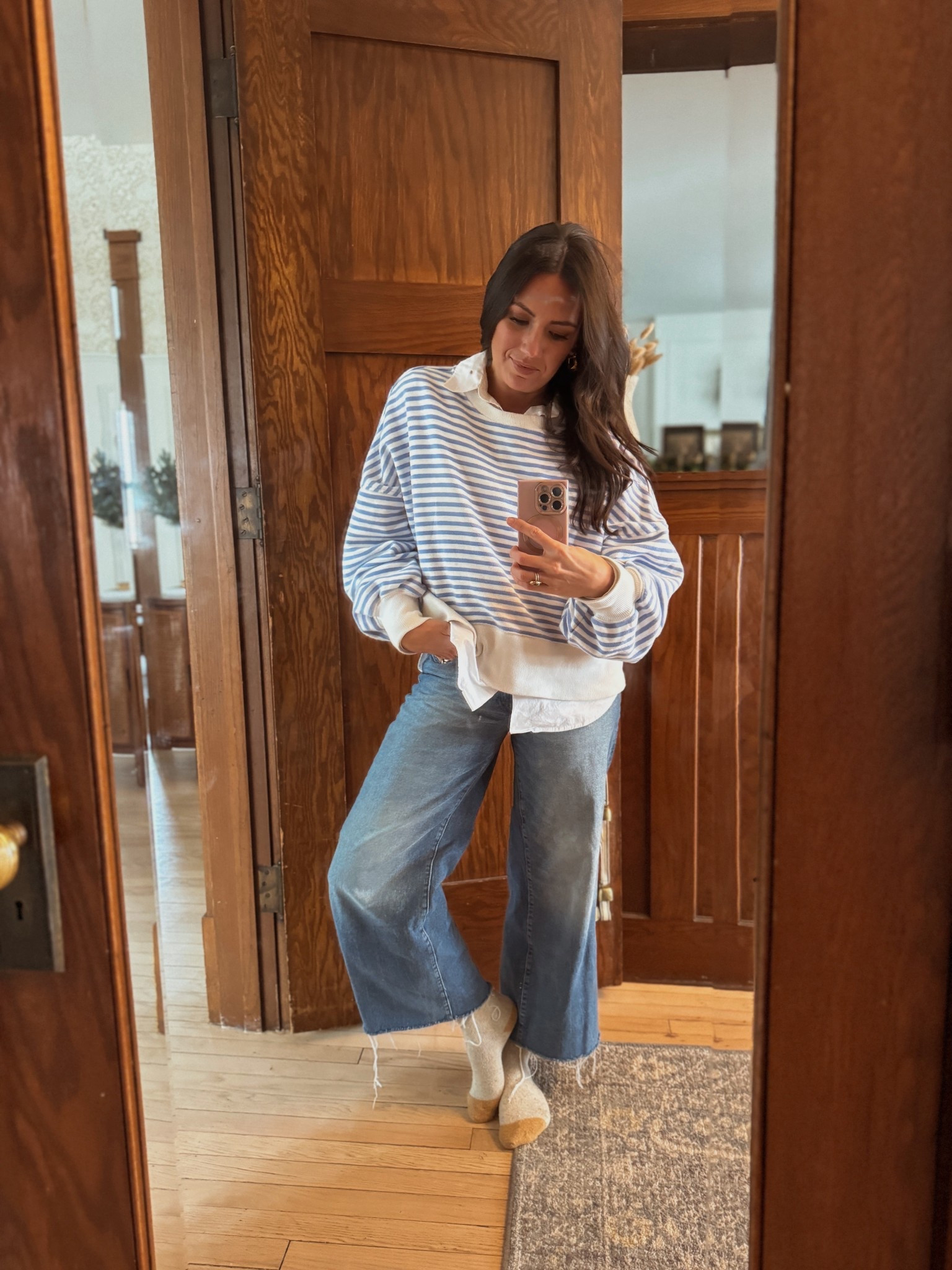 If “casual but still cute” were an outfit… this would be it.
Striped knit, crisp button-down, wide-leg jeans, cozy socks.
Simple layers that always work.
Shop the whole look ✨

#LTKootd