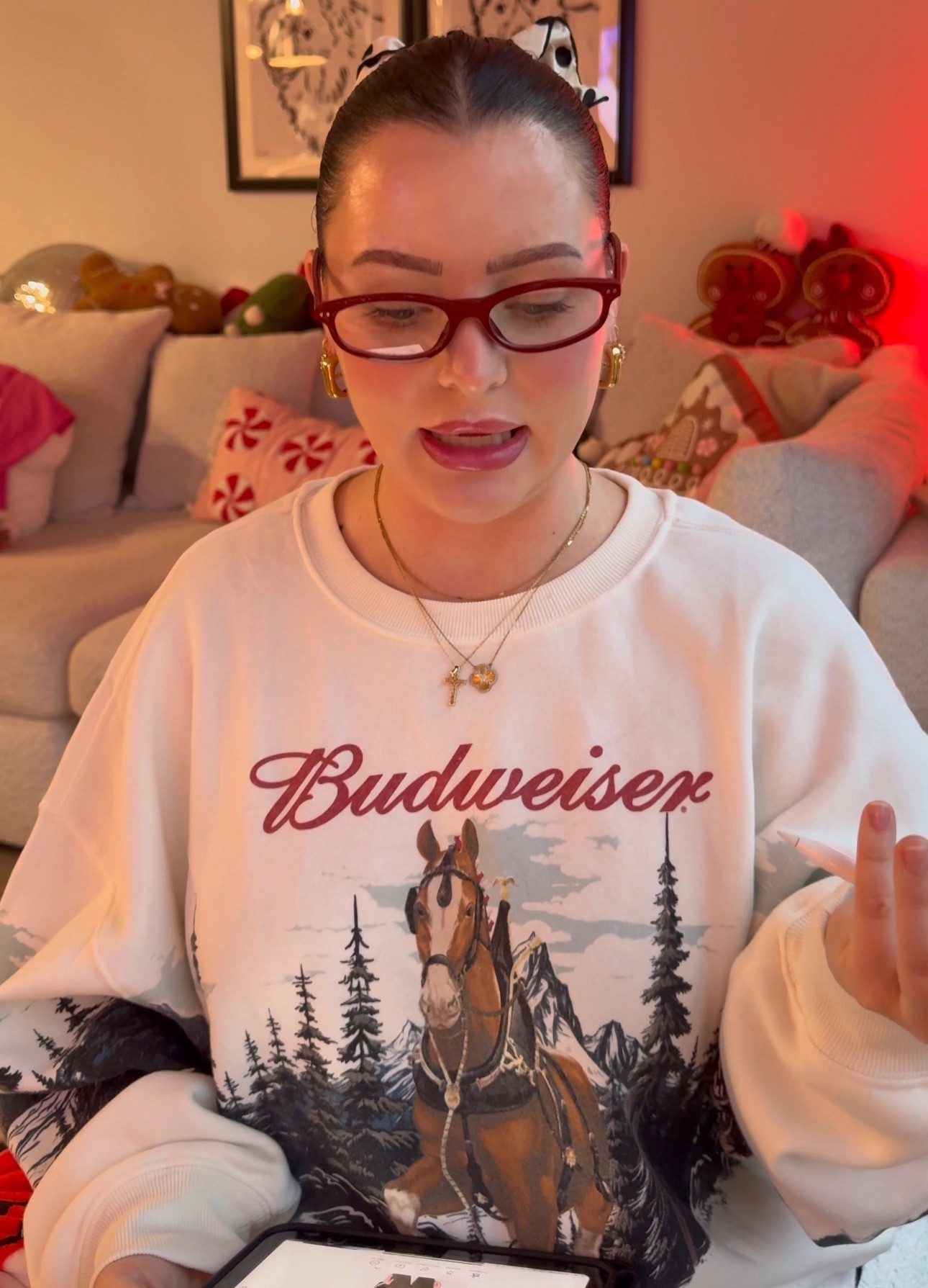 SWEATSHIRT + ACCESSORIES

#LTKFindsUnder50 #LTKootd #LTKGiftGuide