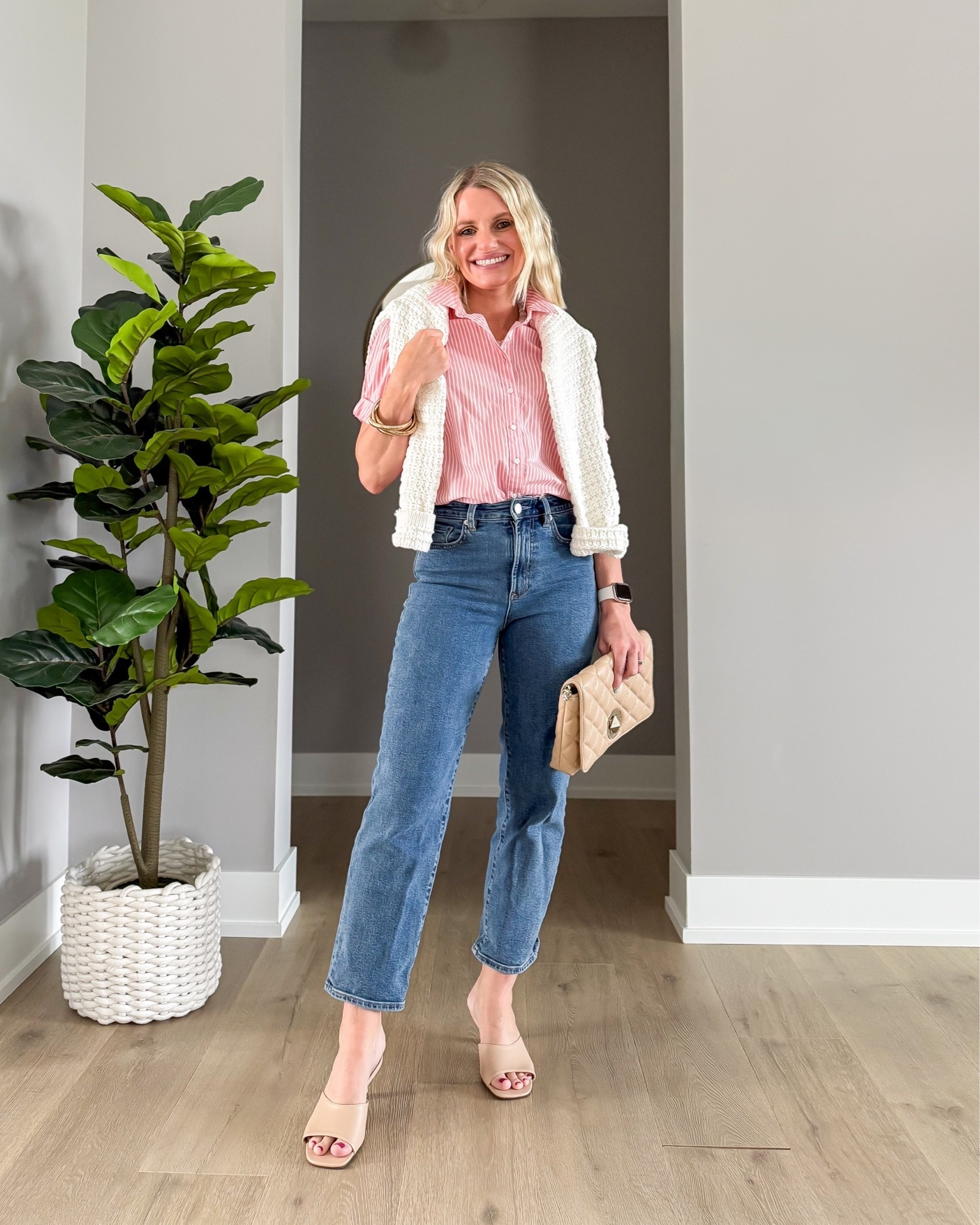 This is the perfect spring outfit to wear out for lunch! The top is my Bella shirt and the jeans are the True jeans from my collection DEAR JOHN x KATIE HALLER ✨Use code: DJXKATIE20 for 20% off your purchase at @Dear John Denim