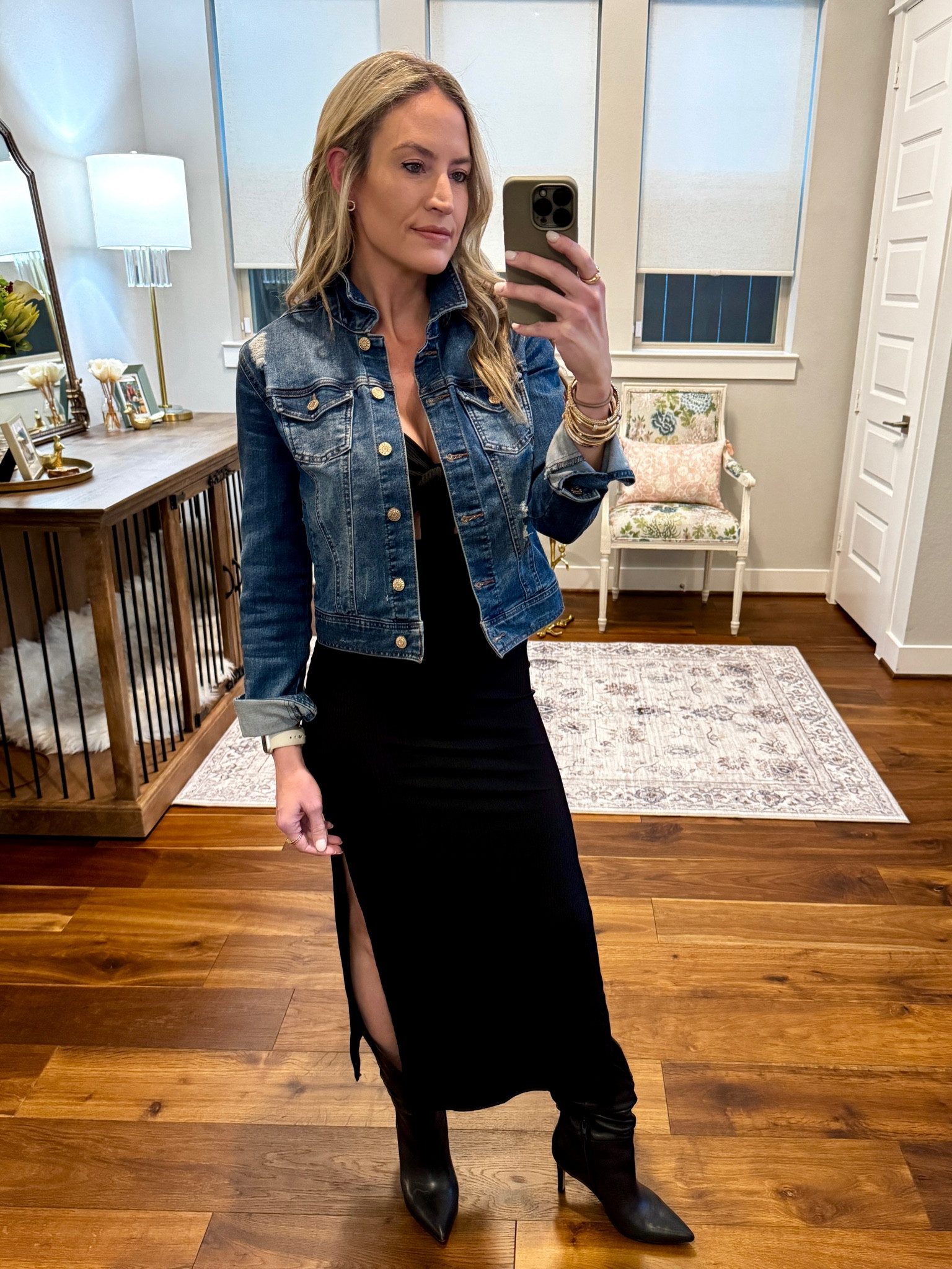 Dinner outfit 

This dress is ridiculously comfortable. I sized up to a small so it’s a looser fit but XS fit fine too. It comes a variety of color options  

#everypiecefits

Date night outfit 
Brunch outfit 
Midi dress
Maxi dress
Spring dress
Summer dress 

#LTKShoeCrush #LTKFindsUnder50 #LTKOver40