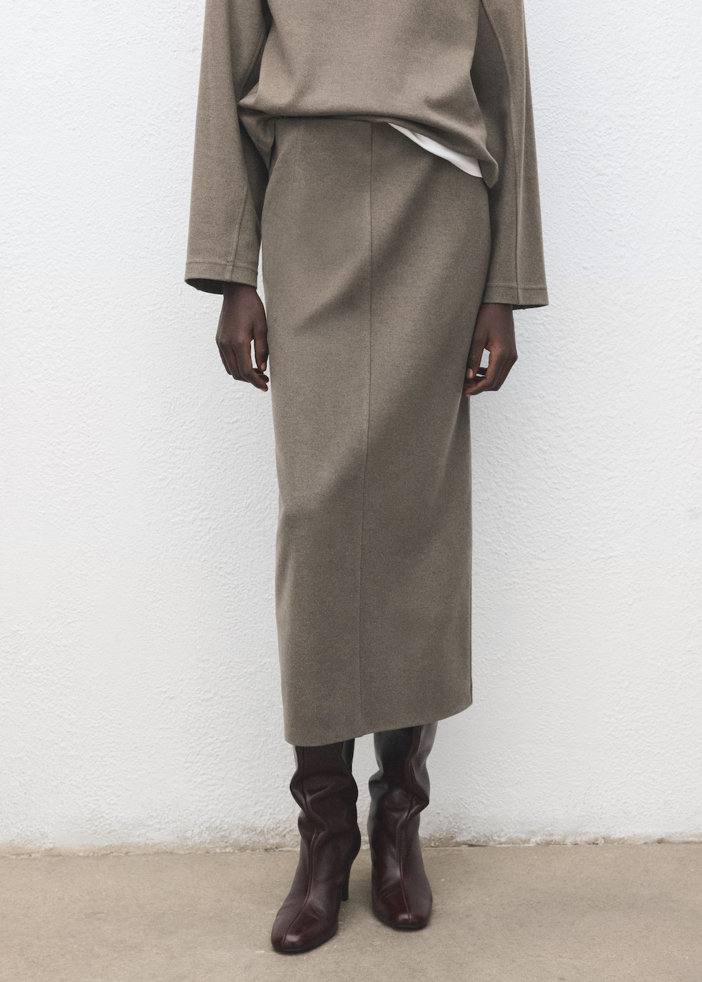 Gonna a matita spacco | Mango EU