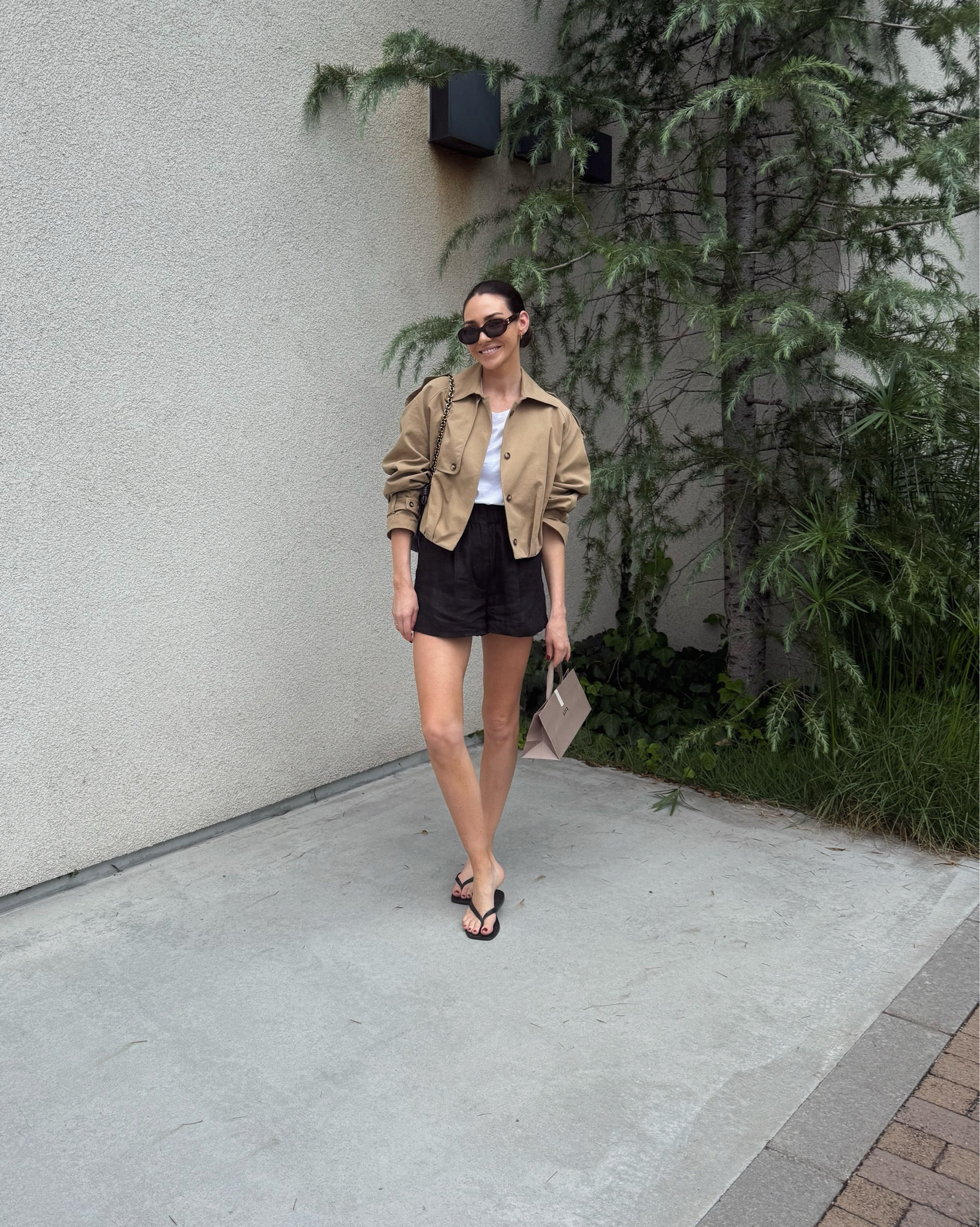 Tokyo outfit for exploring the city 

Trench cropped jacket in beige by Henne 
White classic t- shirt by Cos 
Black linen high waisted shorts by Scanlan Theodore (last season) 
Black leather thongs by A emery 
Loewe black leather bag 
Celine sunglasses 

* I’ve linked a few additional pieces that would look great to create a similar look 

#LTKaustralia #LTKspring #LTKstyletip