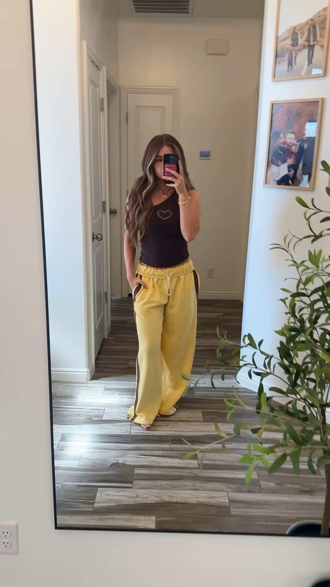 Size small in pants 
Size medium top 