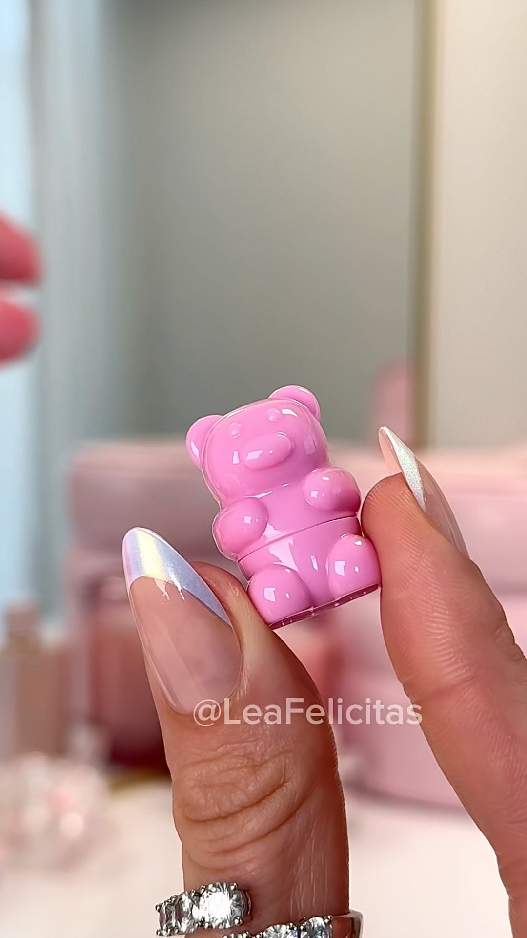 the cutest mini lipstick  🥹

You can save on YesStyle with my code YSLEA12 (12% off orders over $59)

Cathy doll Shiny Bear Lip Moist lipstick in Candy Pink 💕🧸✨


#LTKBeauty #LTKGiftGuide #LTKFindsUnder50