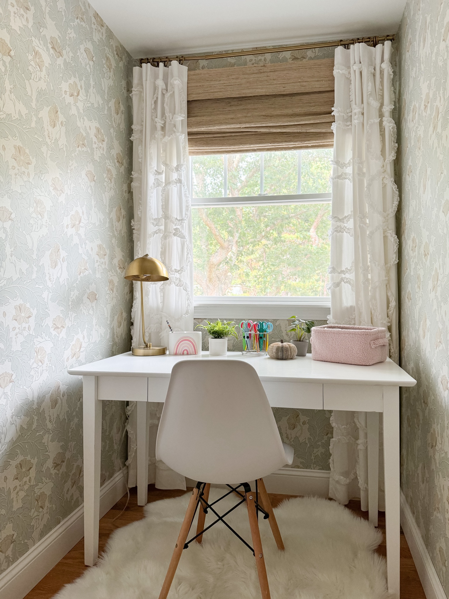 Kids bedroom, desk, shades, desk chair, rug 

#LTKfindsunder100 #LTKhome #LTKstyletip