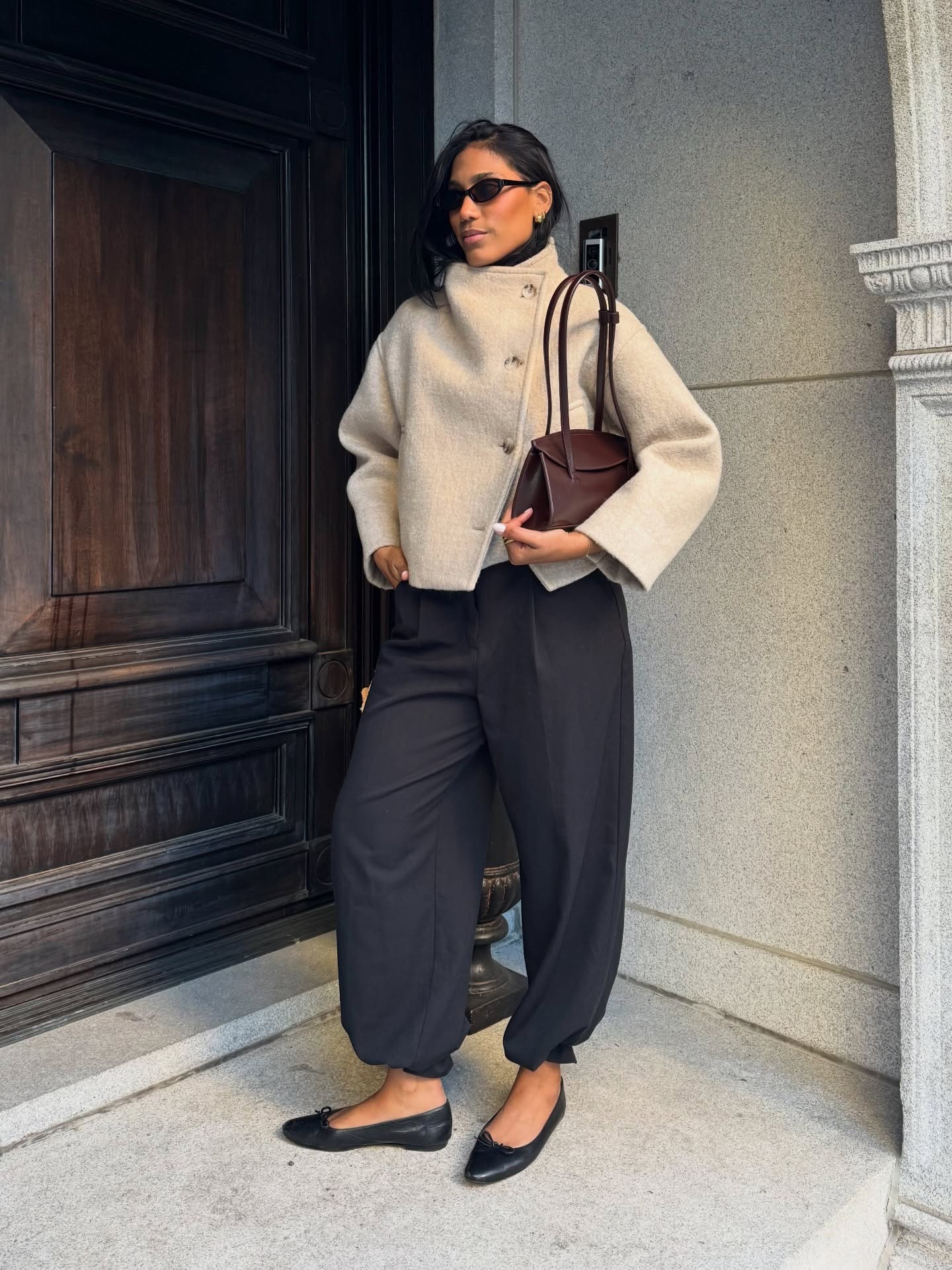 Introducing my new Caroline bag from @frejanyc -
In the new Raisin Gloss material and color✨