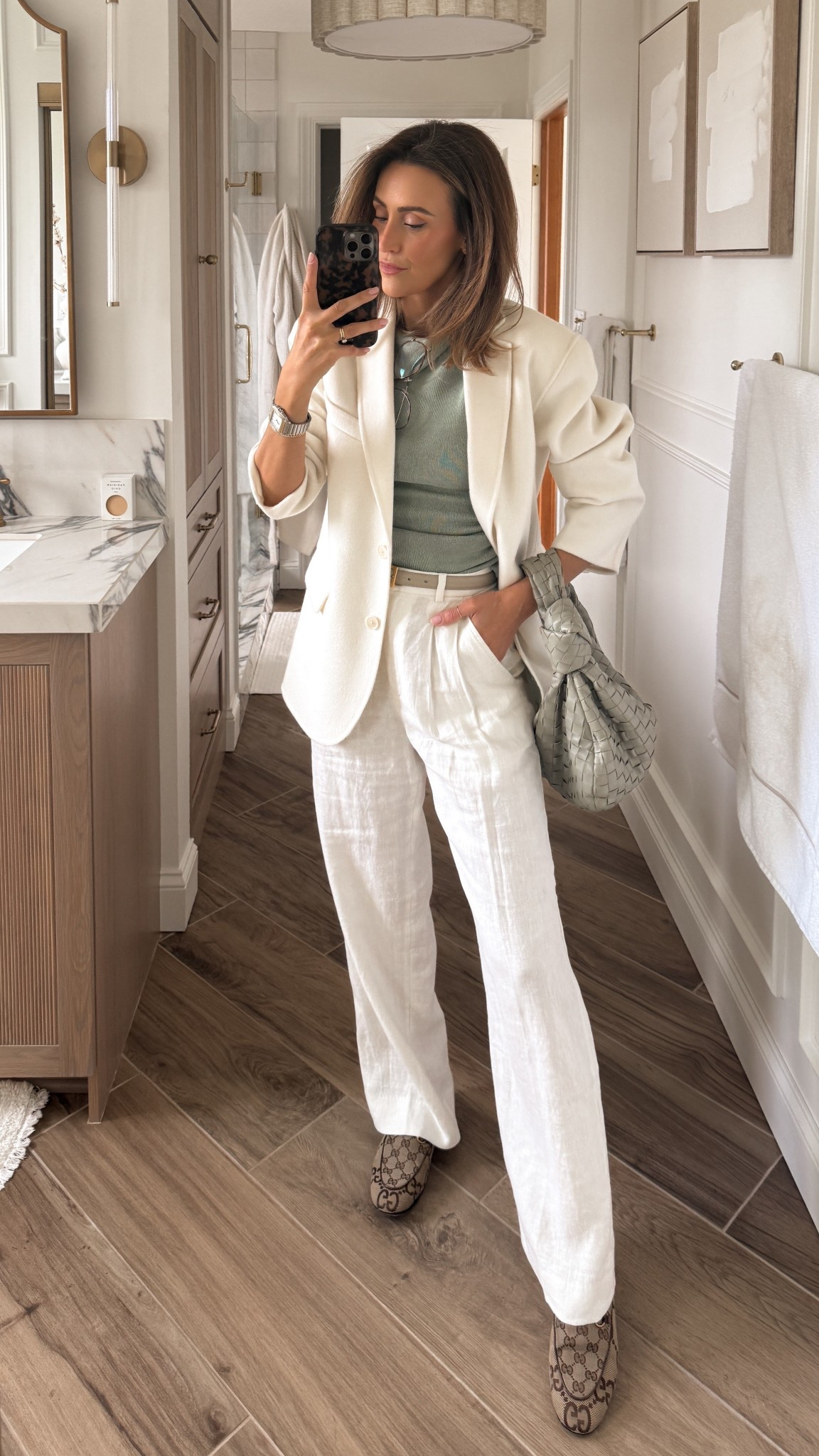 I’ll be wearing these linen pants on repeat all spring and summer long! Paired them with my cashmere blend blazer for the cool temps today. Size xs on top and blazer and 0 on pants

#LTKItBag #LTKShoeCrush #LTKStyleTip