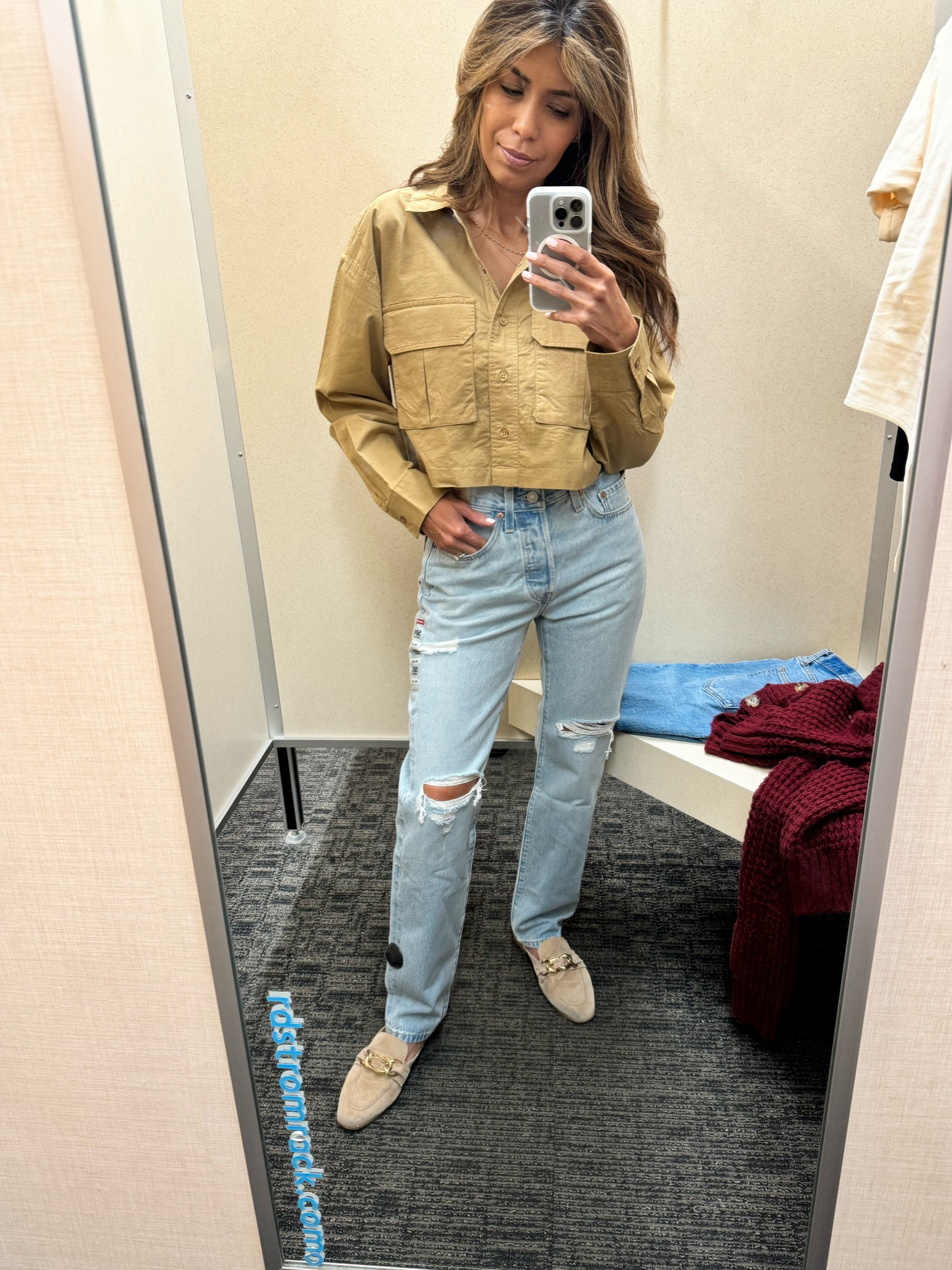 Fall outfit 
Casual 
Jeans 
Levi’s 

#LTKFindsUnder50 #LTKStyleTip #LTKOver40