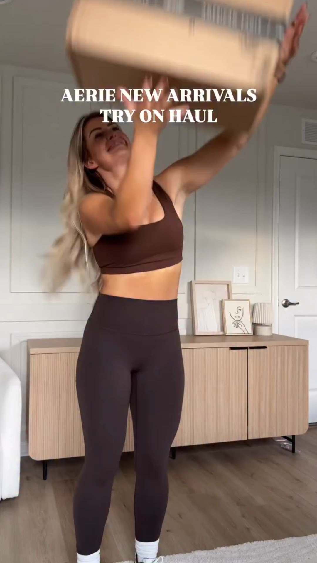 Say “AERIE” to get the details!! This haul is one of my favorites! I love the soft warm fuzzy collection they have right now! 

Wearing a small in all tops and bottoms! I’m 5’4 and 140lbs. 

#aerie #aeriereal #aeriehaul #tryonhaul #loungewear #fallclothes #falloutfit @aerie