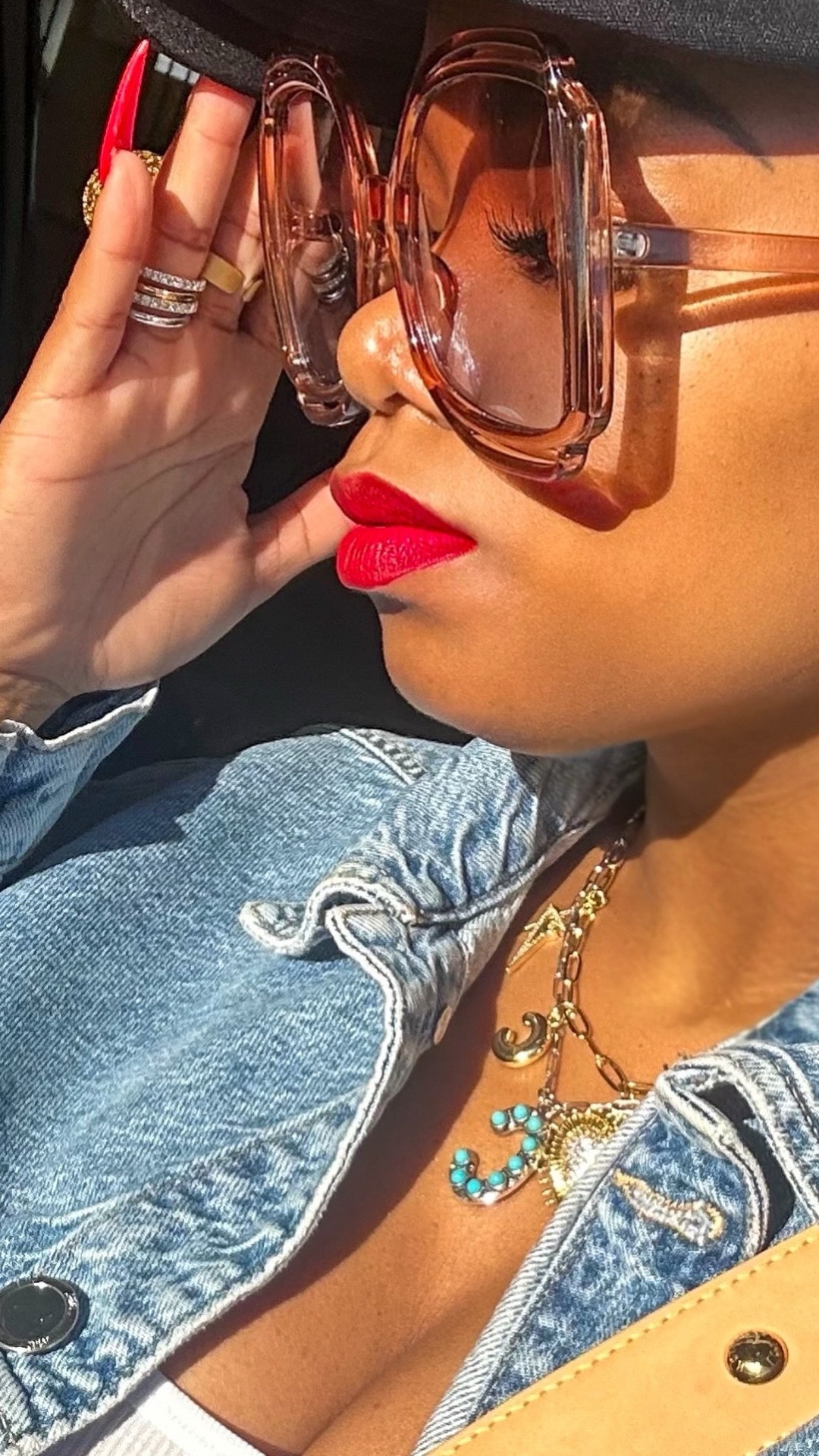 New red lip and my shades link

#LTKvlog #LTKdayinmylife