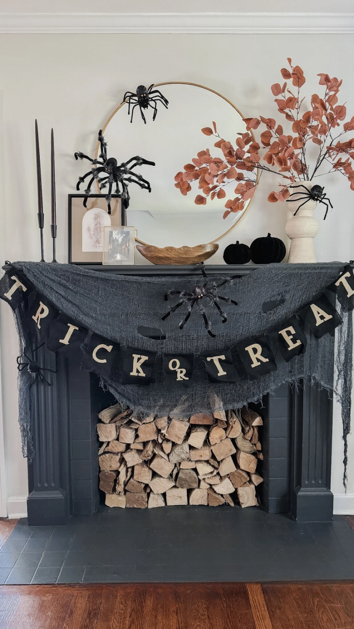 Halloween mantle decor 🖤👻

#LTKFindsUnder50 #LTKHome #LTKHalloween