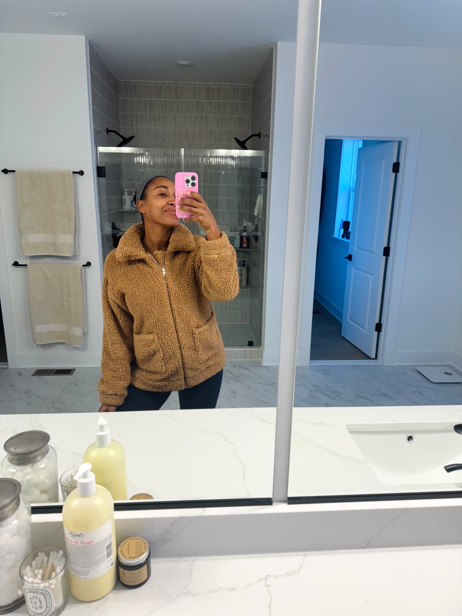 My uniform before the gym every morning - Amazon 🧸 so comfy,
Khaki color, size M (TTS)