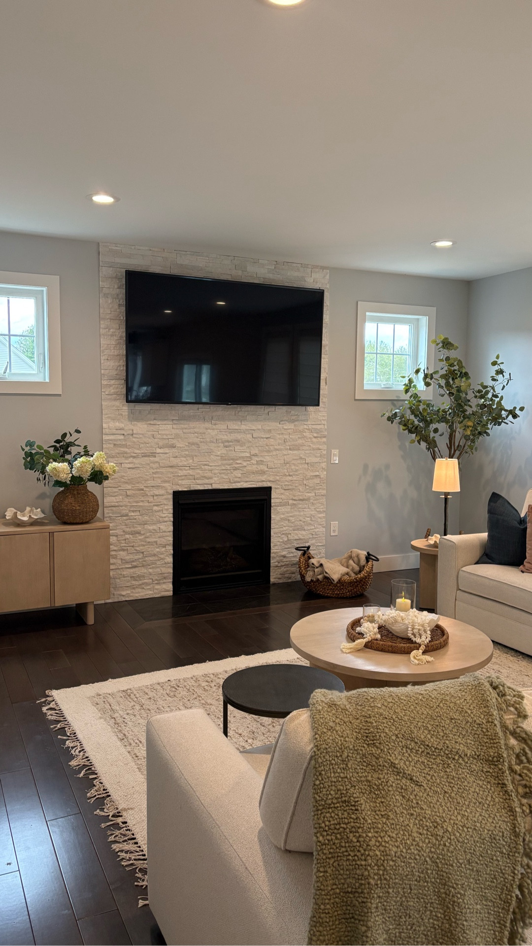 #Potterybarn summer living room decor 

#LTKSeasonal #LTKHome