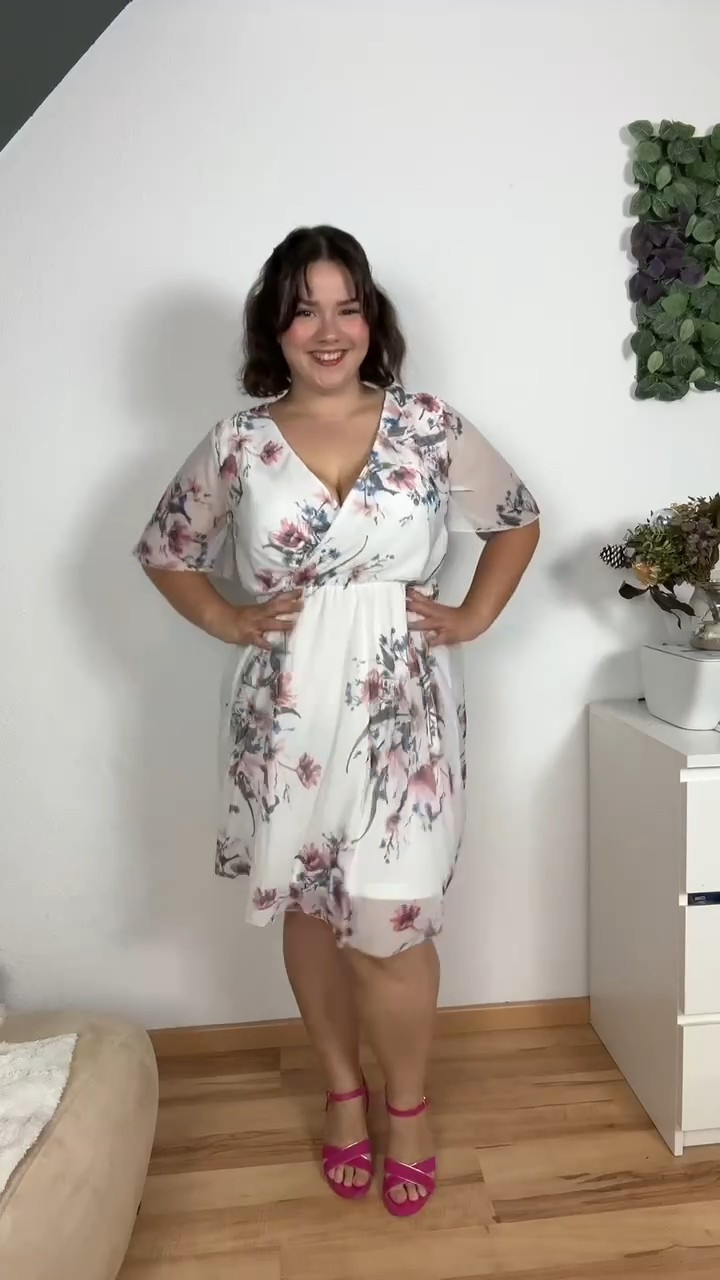Kleid ist Größe 46.

#LTKdeutschland #LTKcurves #LTKplussize