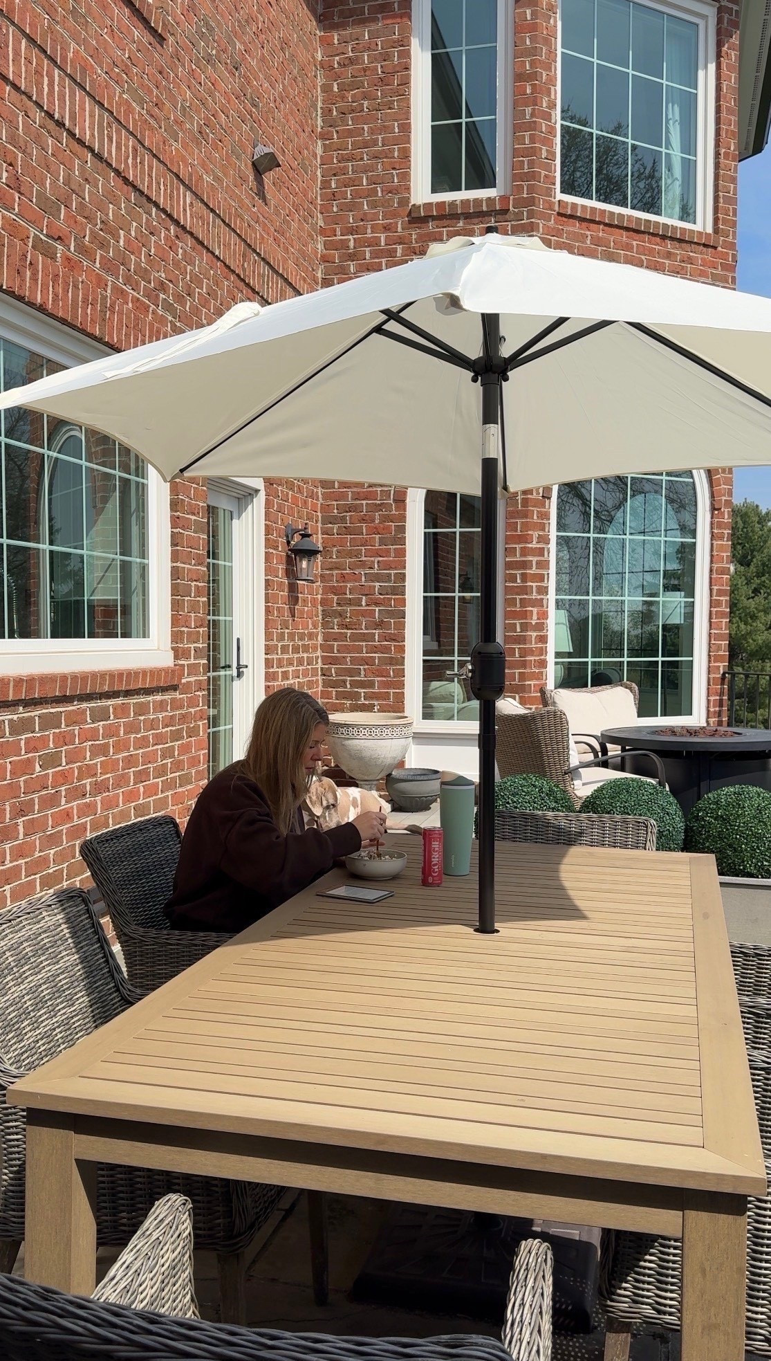 My favorite Sunny spot for lunch! ☀️



#LTKHome #LTKSeasonal #LTKdayinmylife