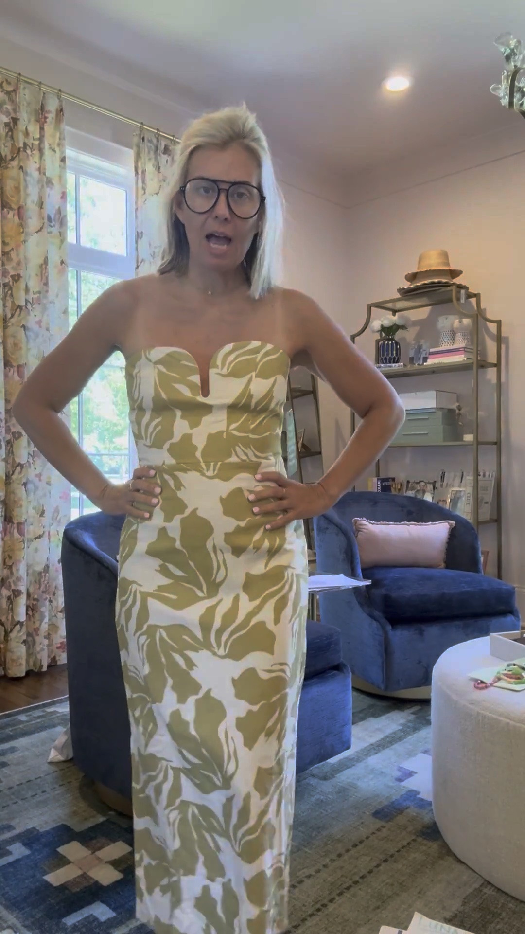 Size small… fits great but the chest is big (whomp whomp)… 

Whatcha think? Too big or ok to wear?

#LTKgrwm #LTKstorytime #LTKOver40