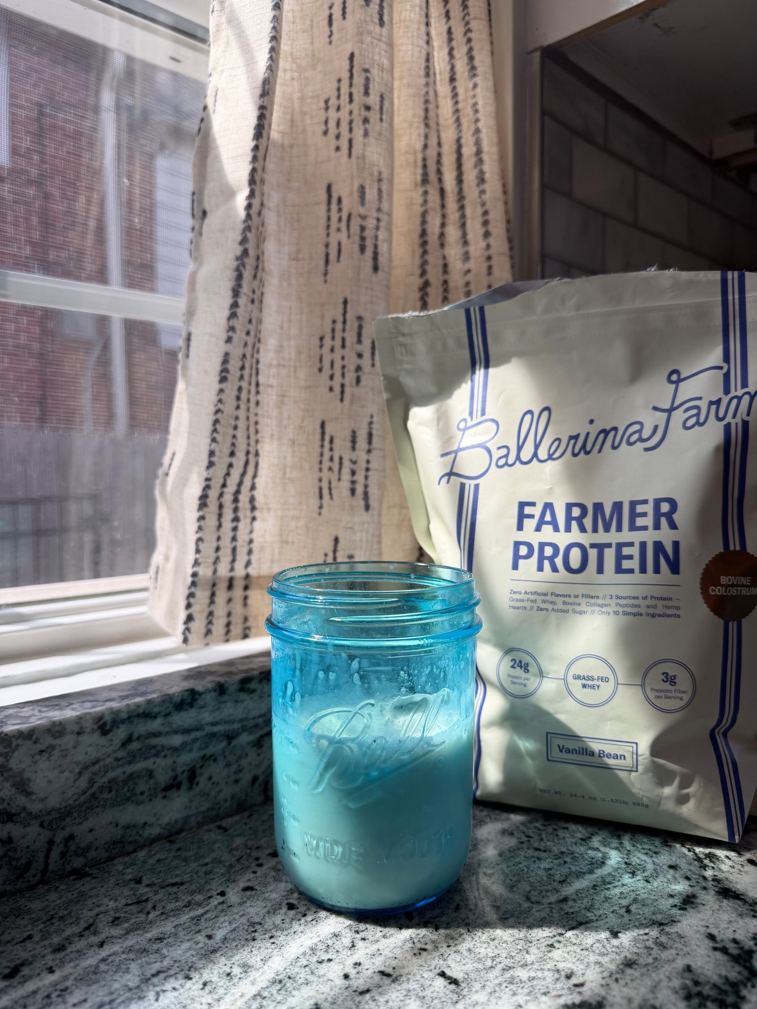 The perfect late afternoon pick me up for this mama on the go!

The vanilla tastes like a bowl of melted ice cream 🍦🥰
#protein