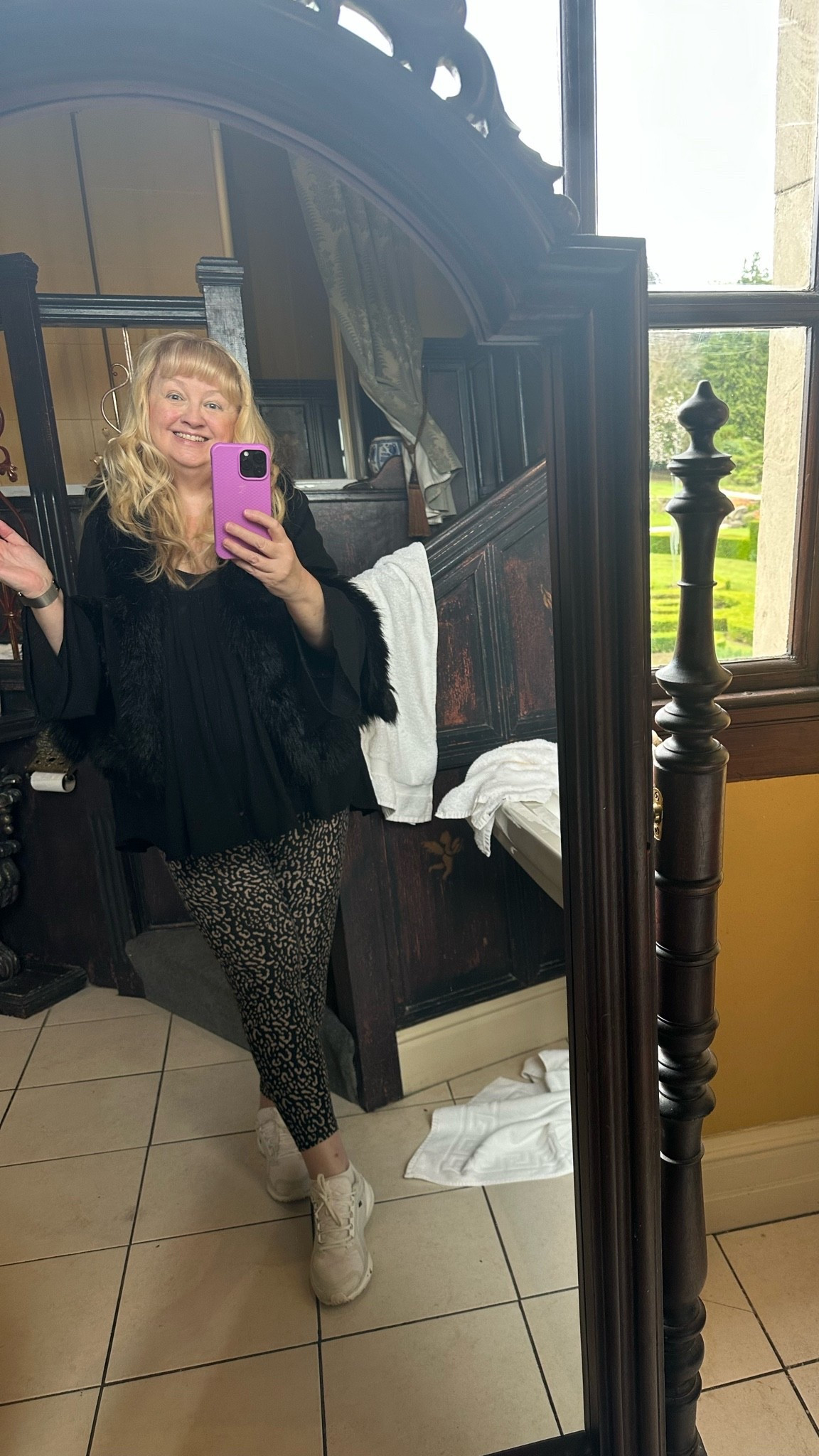 Comfy leggings / trainers / faux fur cover up /smock off shoulder top

.. had the best time at the most heavenly country manor guys .. the rain didn’t dampen my spirits at all .. & the sun even arrived for some of it too !!

#comfystyle #casualstyle #holidayvibe

#LTKtravel #LTKmodest #LTKover50style