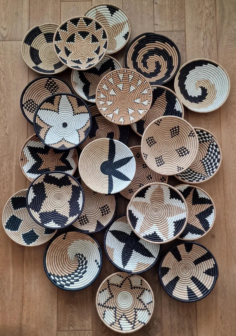 KIFARU: 30.4cm W (12"W) Black and natural Rwanda basket bowls / Wall decor / African baskets/Frui... | Etsy (Global)