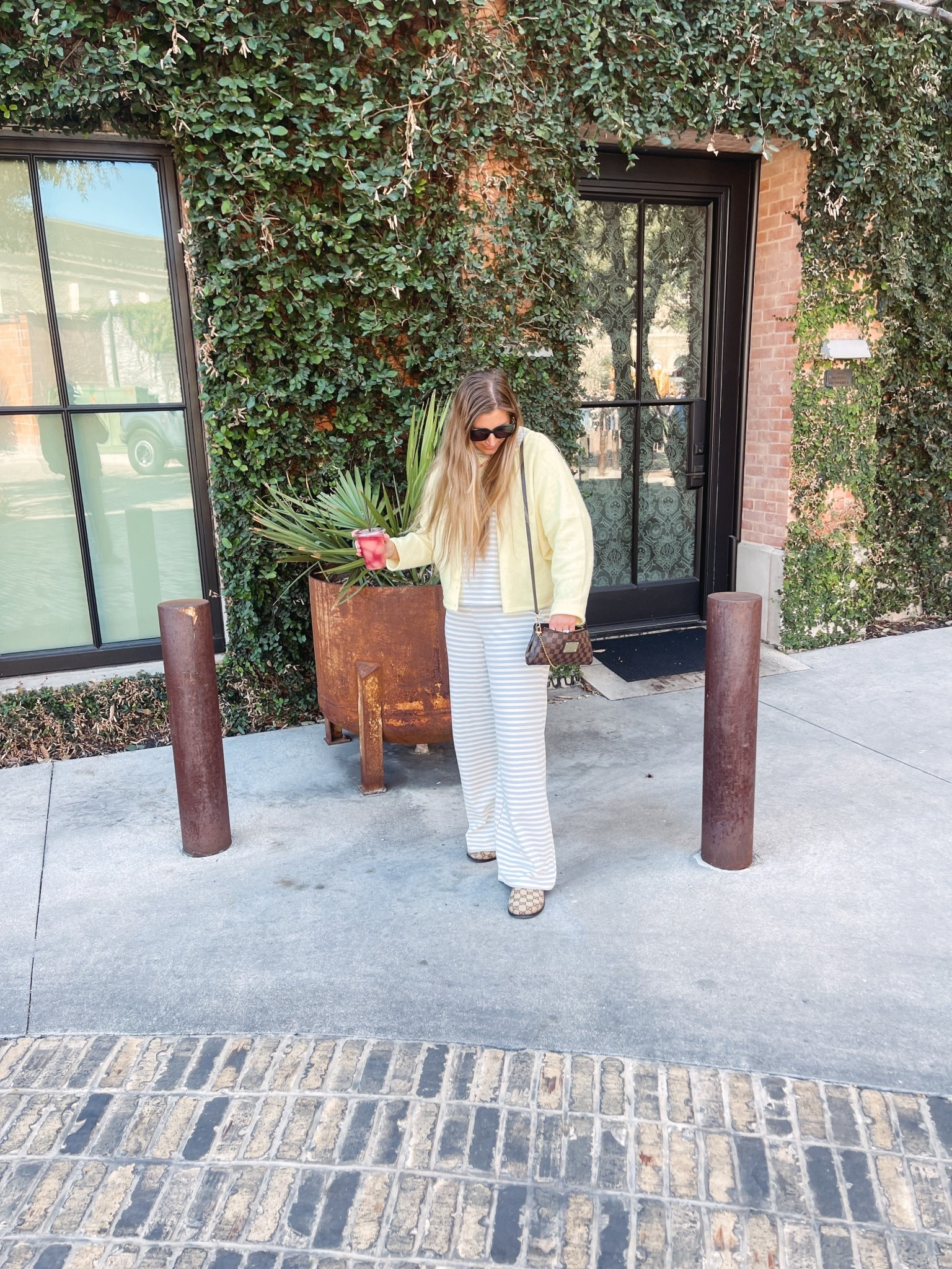 set is from Metallic Market in a medium 

#LTKmomlife #LTKMidsize #LTKootd