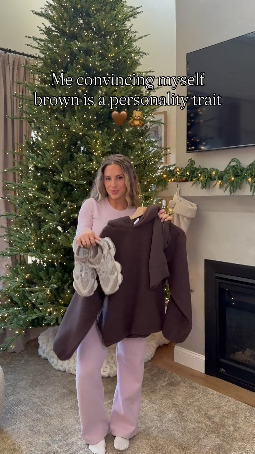 The other colors don’t stand a chance in my closet 🫣

💗baby pink set- small
🤎leggings- xs
🧸hoodie- small 

Comfy. Momfit. Casual. Outfit. OOTD. Cozy. 



#LTKmomlife #LTKActive #LTKHoliday