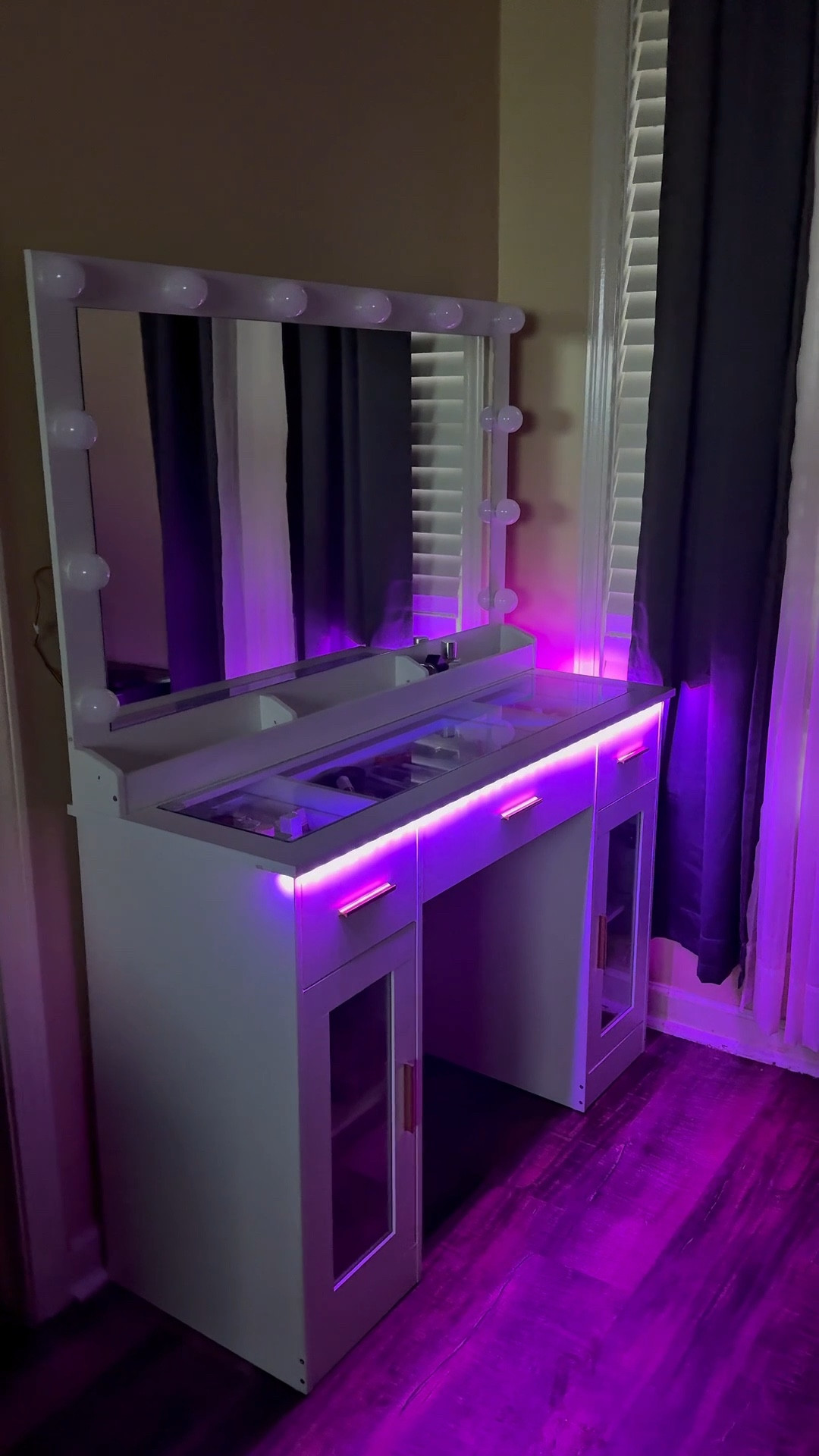 Makeup Vanity with Mirror/LED lights

#LTKSaleAlert #LTKHome #LTKBeauty