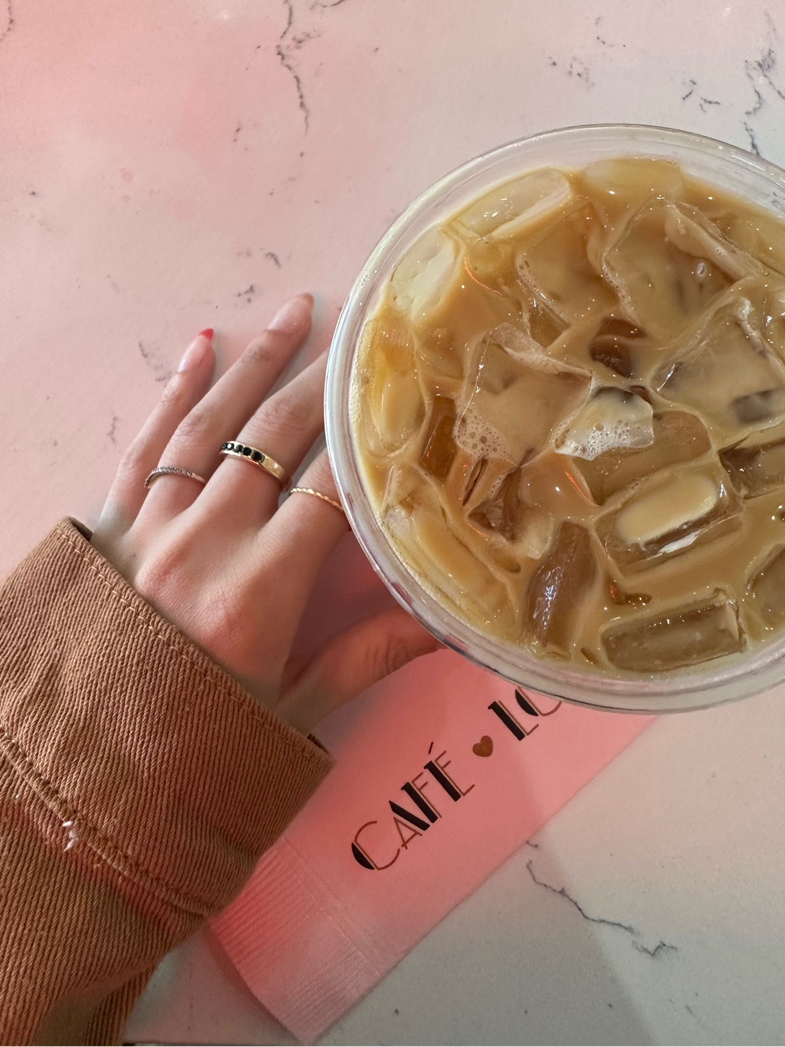 Rings coffee accessories gold rings gold jewelry stackable rings black gems tan jacket gold accents gold accessories multi rings 