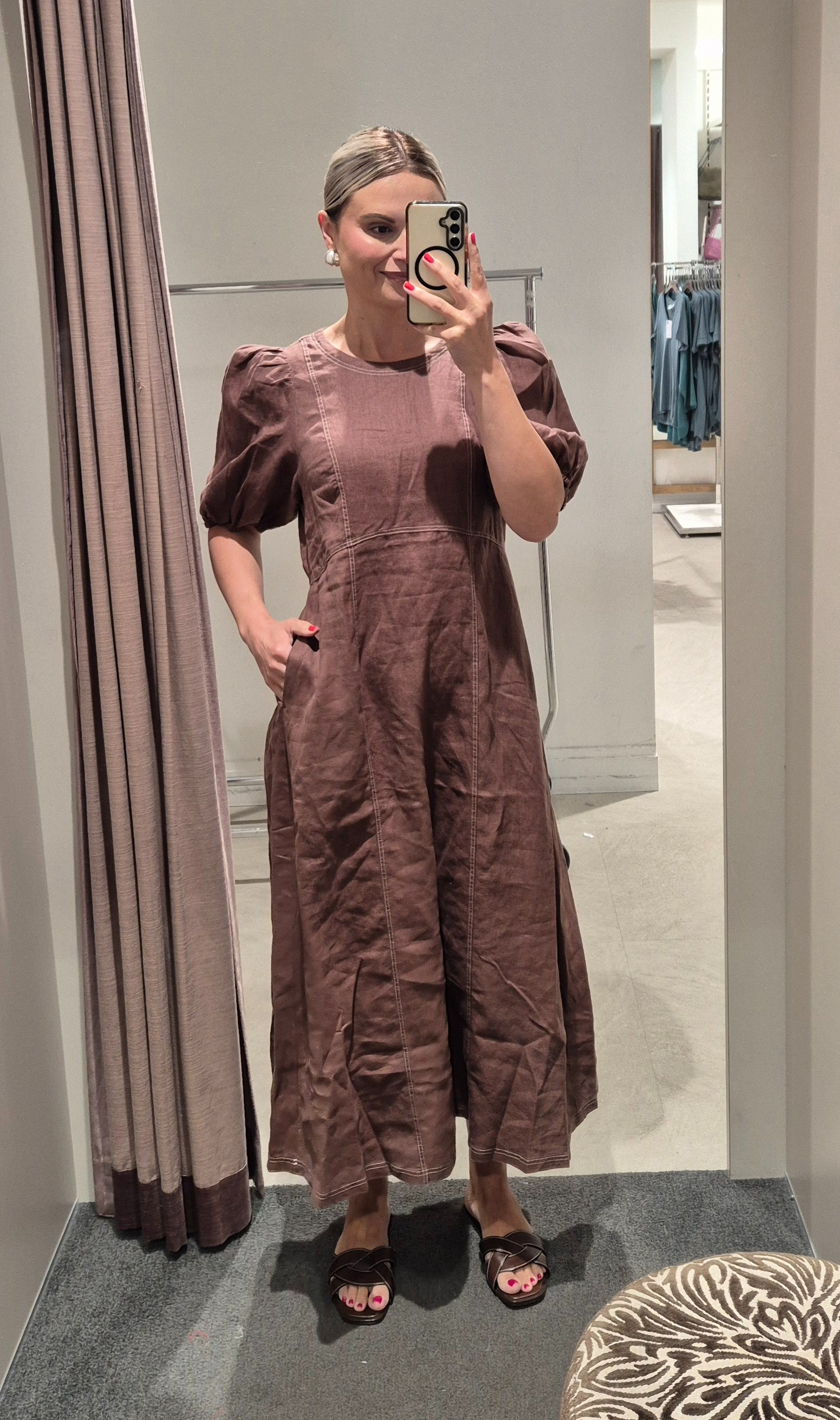 Little statement sleeves and beautiful Chocolate colour

#LTKaustralia #LTKsummer #LTKmodest