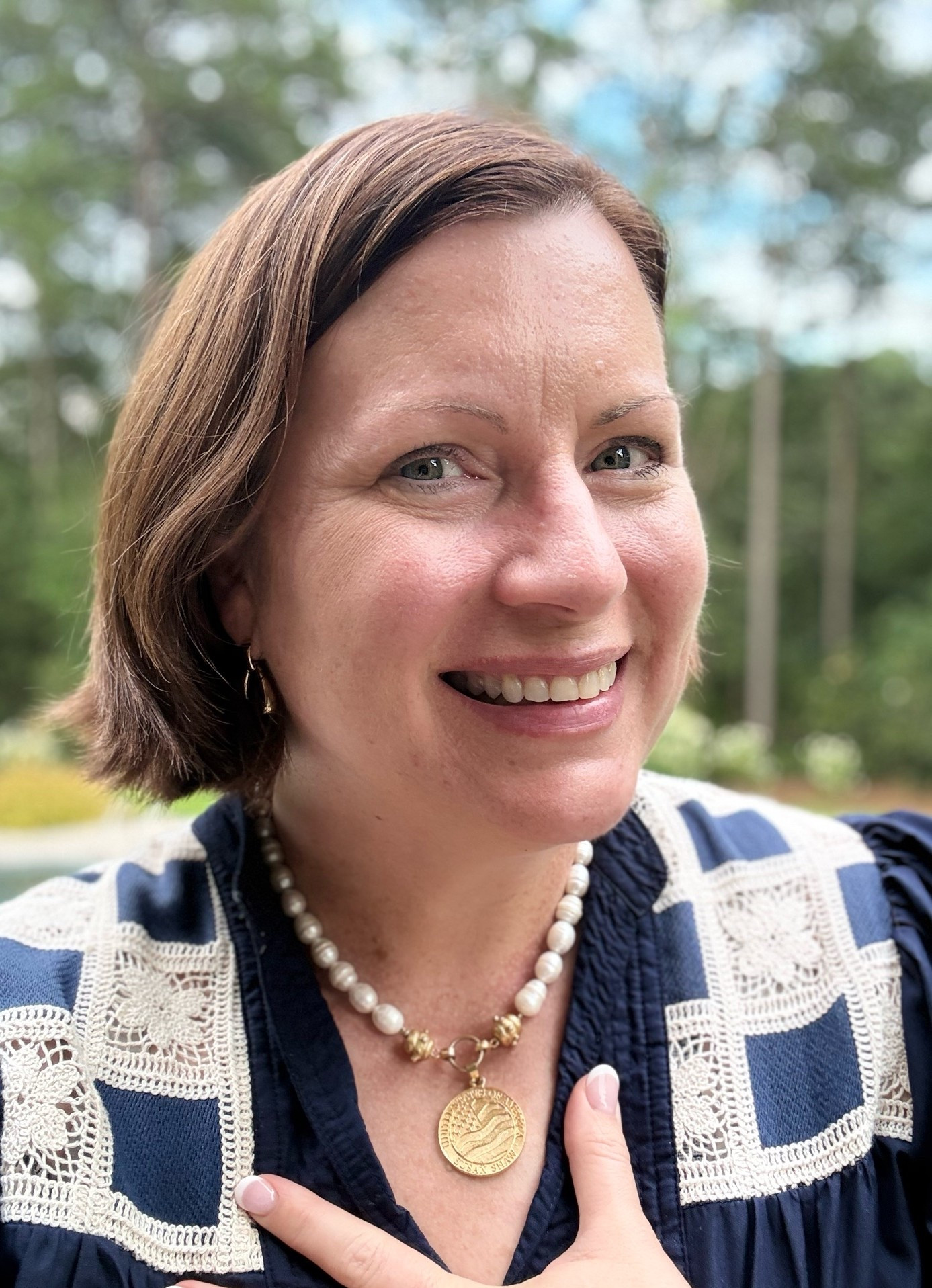 I wore my Susan Shaw USA Pearl 250 necklace for July 4th! I paired it with my @Ana Luisa Ash Double gold earrings!

Susan Shaw made these to celebrate the 250th anniversary of American Independence! I love their custom-designed USA 250 Coin paired with freshwater pearl strands. 

One side of the coin features a waving American flag, and the other features a soaring bald eagle with the number 250.

#LTKOver40 #LTKSeasonal #LTKmomlife