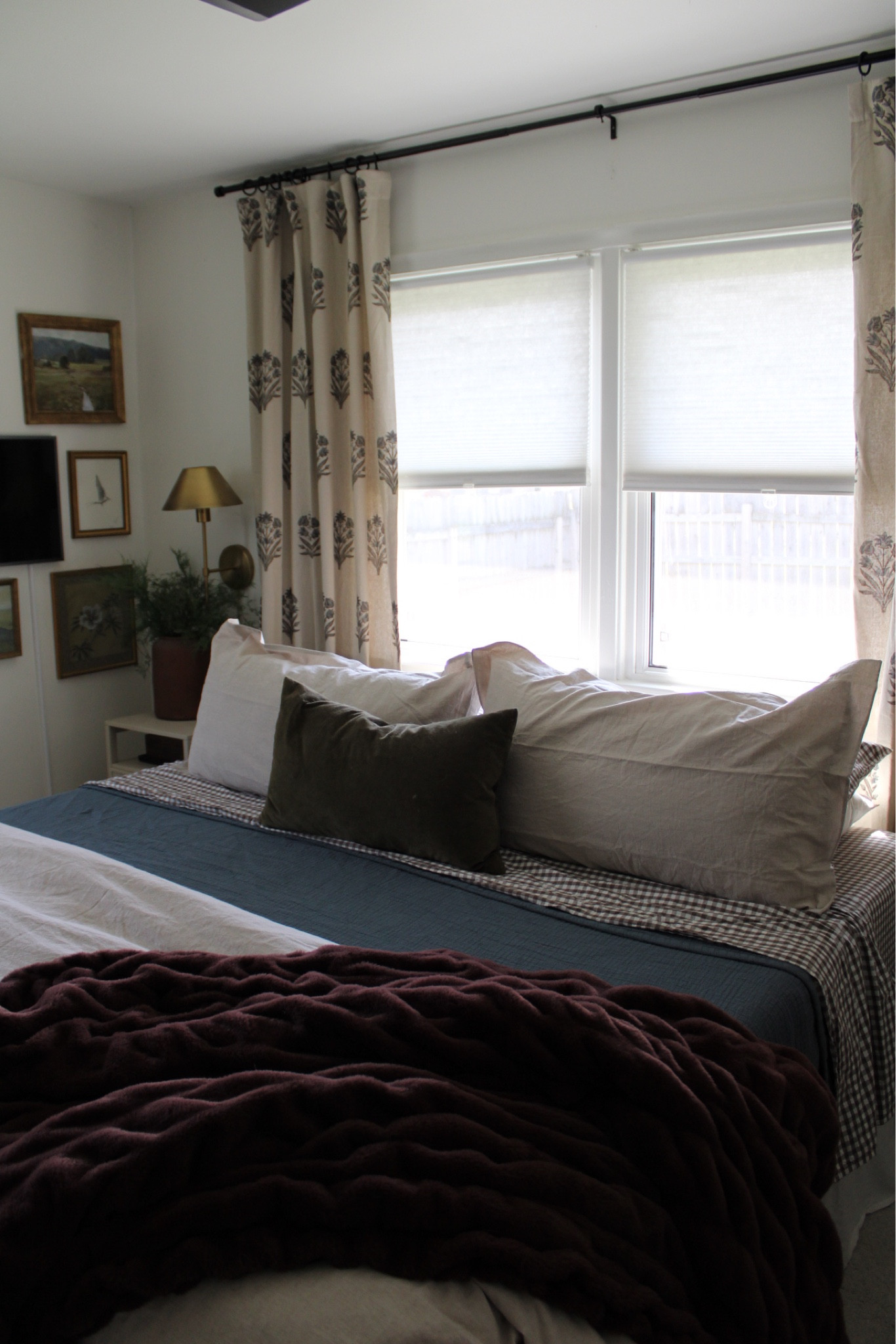 Cozy, pattern-mixed bedding has my heart! 

#LTKHome #LTKStyleTip