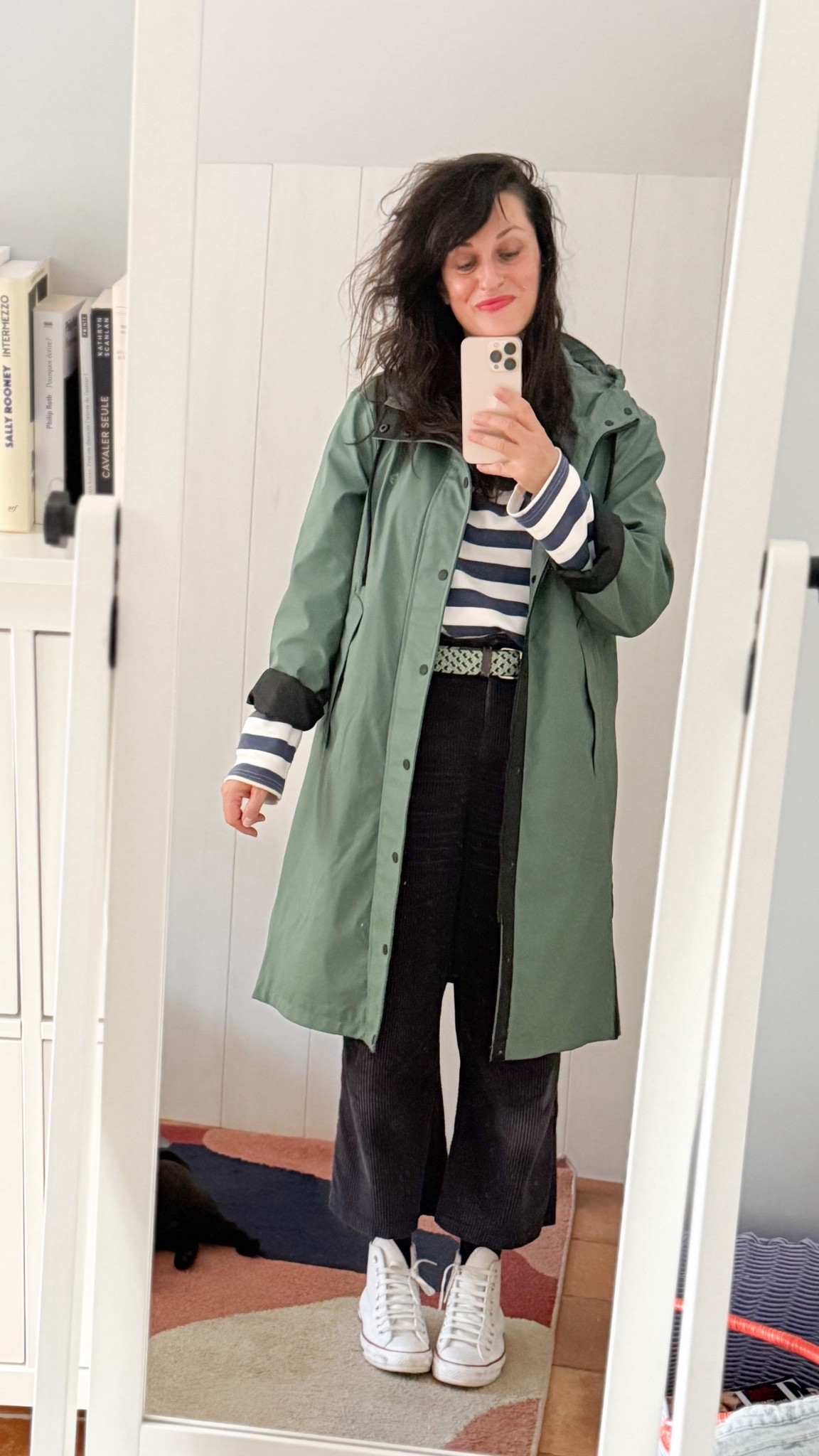 • Ciré vert #americatoday 
• Sweat rayé homme #monoprix 
• Flare crop en velours bleu marine #monoprix 
• Ceinture tressée #BCBGMaxAzria
• #converse en cuir blanc 
• Rouge à lèvres semi-mat #esteelauder 

#LTKautumn #LTKfrance #LTKmidsize