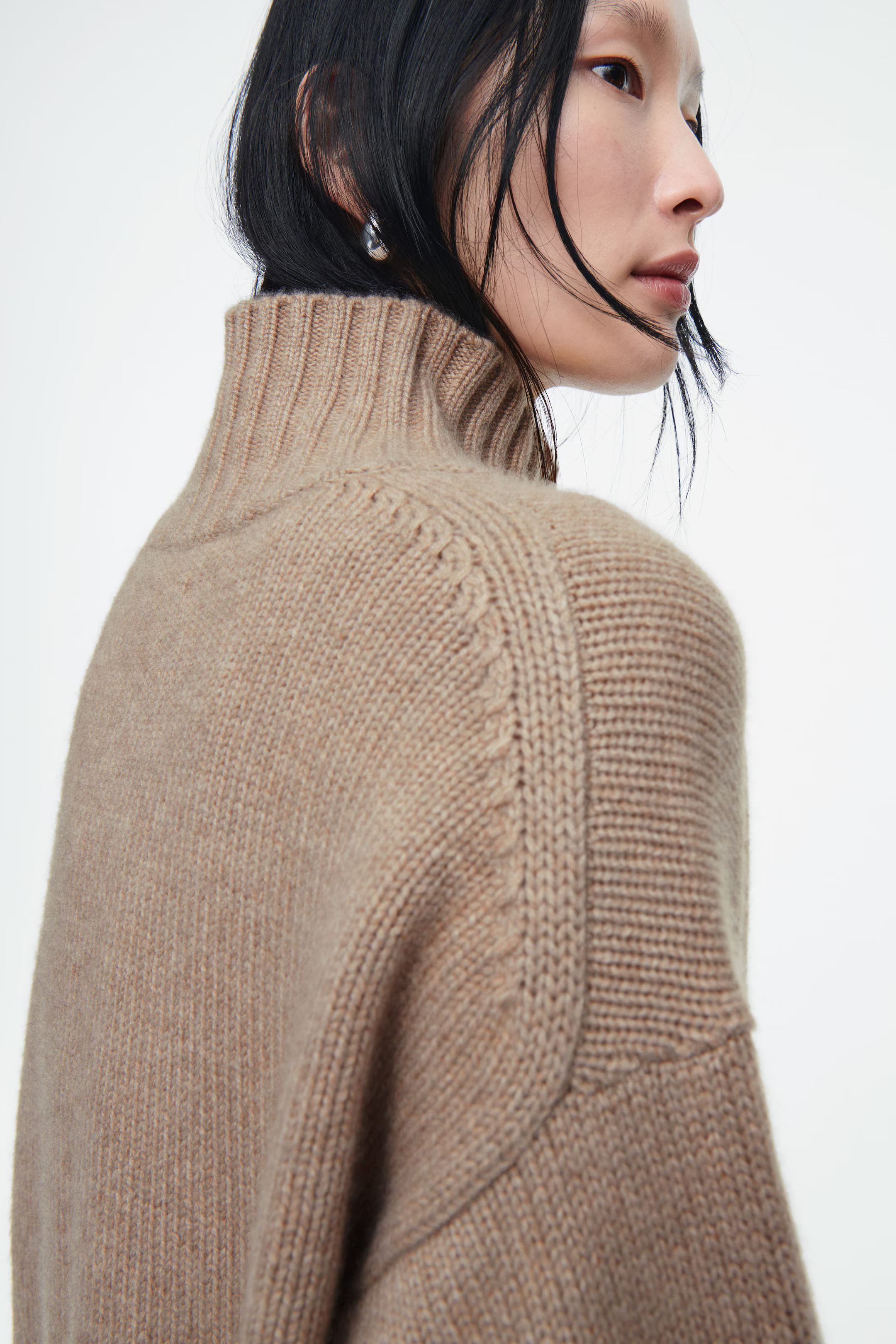 CHUNKY PURE CASHMERE TURTLENECK JUMPER - UNDYED | COS (EU)