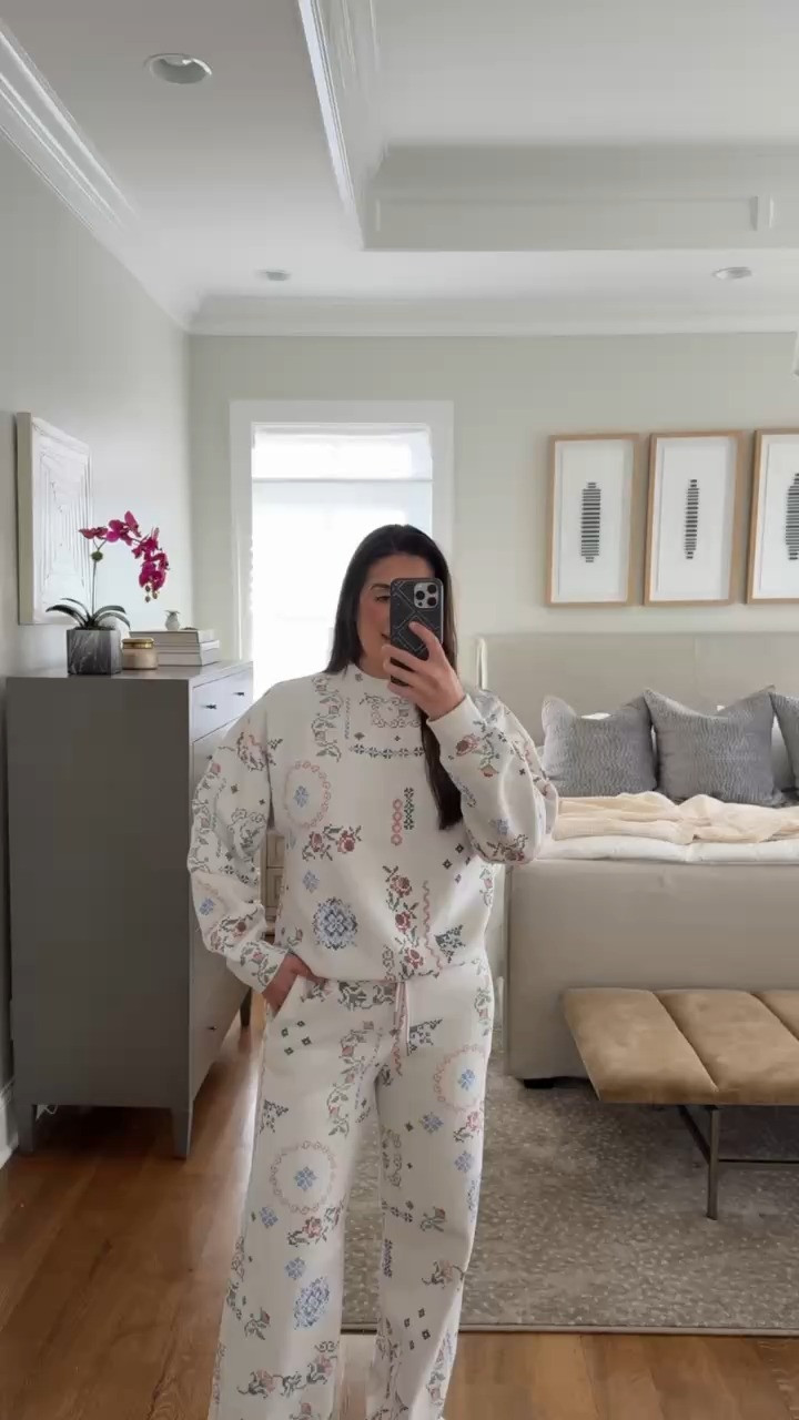 Such a comfy outfit!!

tts: M

Abercrombie, a&f, Abercrombie order, Abercrombie loungewear, Abercrombie sizing, size guide, a&f sizing, fashion haul, grace white 

 

#LTKgrwm #LTKootd #LTKmomlife