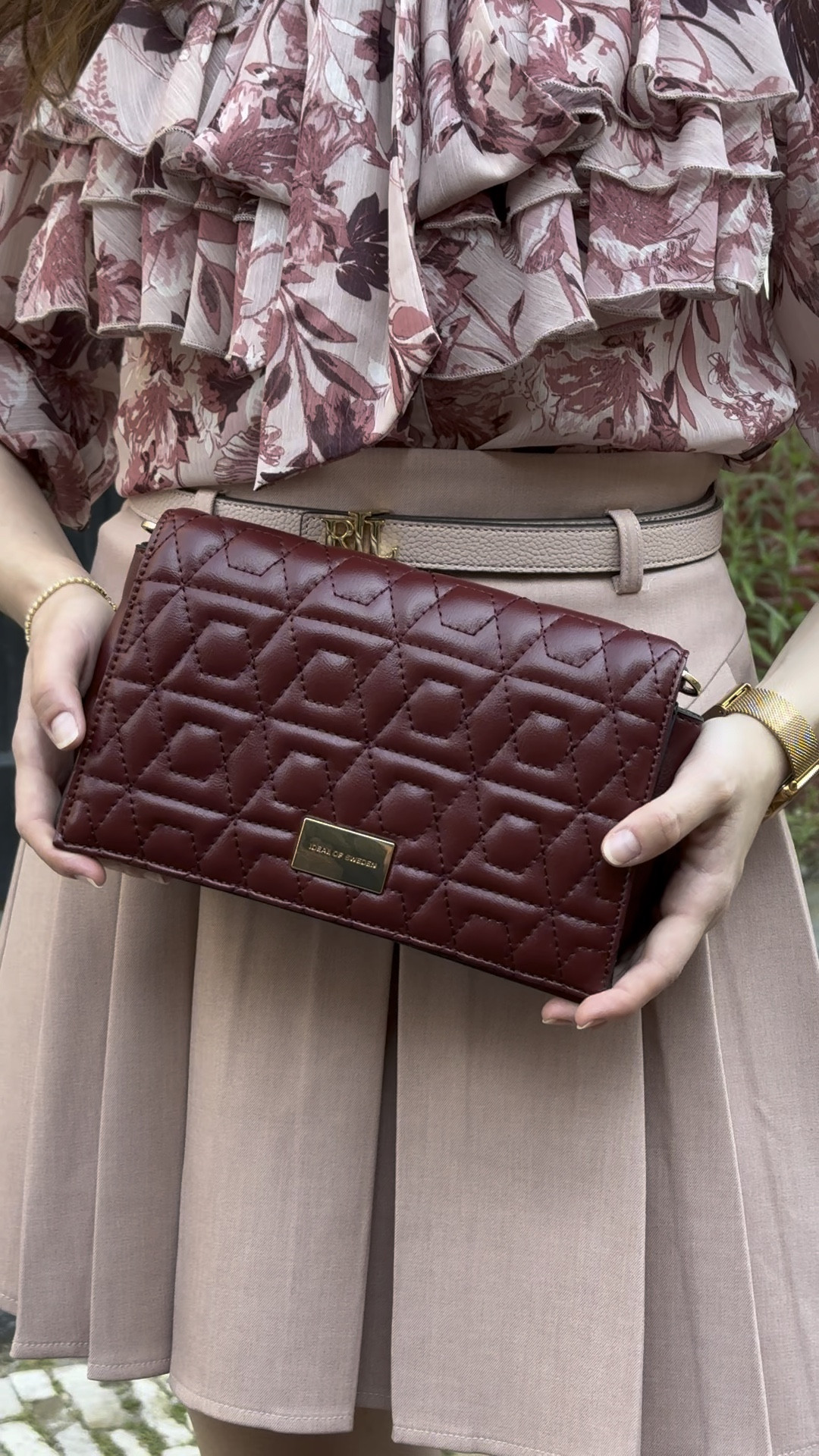 I was keeping this Ideal of Sweden bag for autumn but the ruby colour goes so well with pink that it was a crime not to wear it!

#LTKnederlands #LTKsummer #LTKeurope