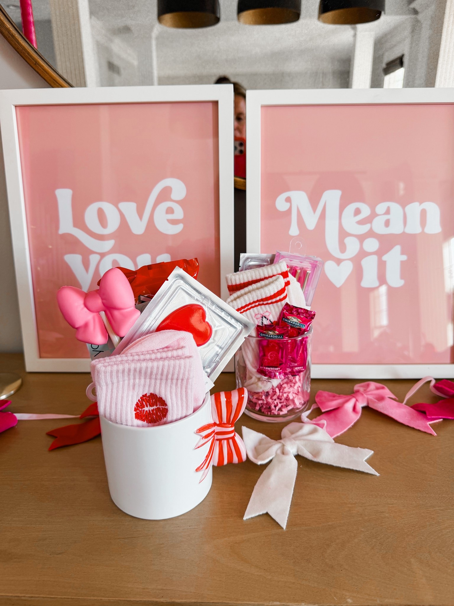 make a love mug with me! ❤️🎀🤍

Fill a mug, or a cute icon cup, with all kinds of goodies for your besties, teachers, sisters, daughters, neighbors and friends. Add a gift card or just all kinds of fun goodies. 

we had such a fun time picking out cute stuff from Target for this one!

#LTKSeasonal #LTKValentine #LTKmomlife