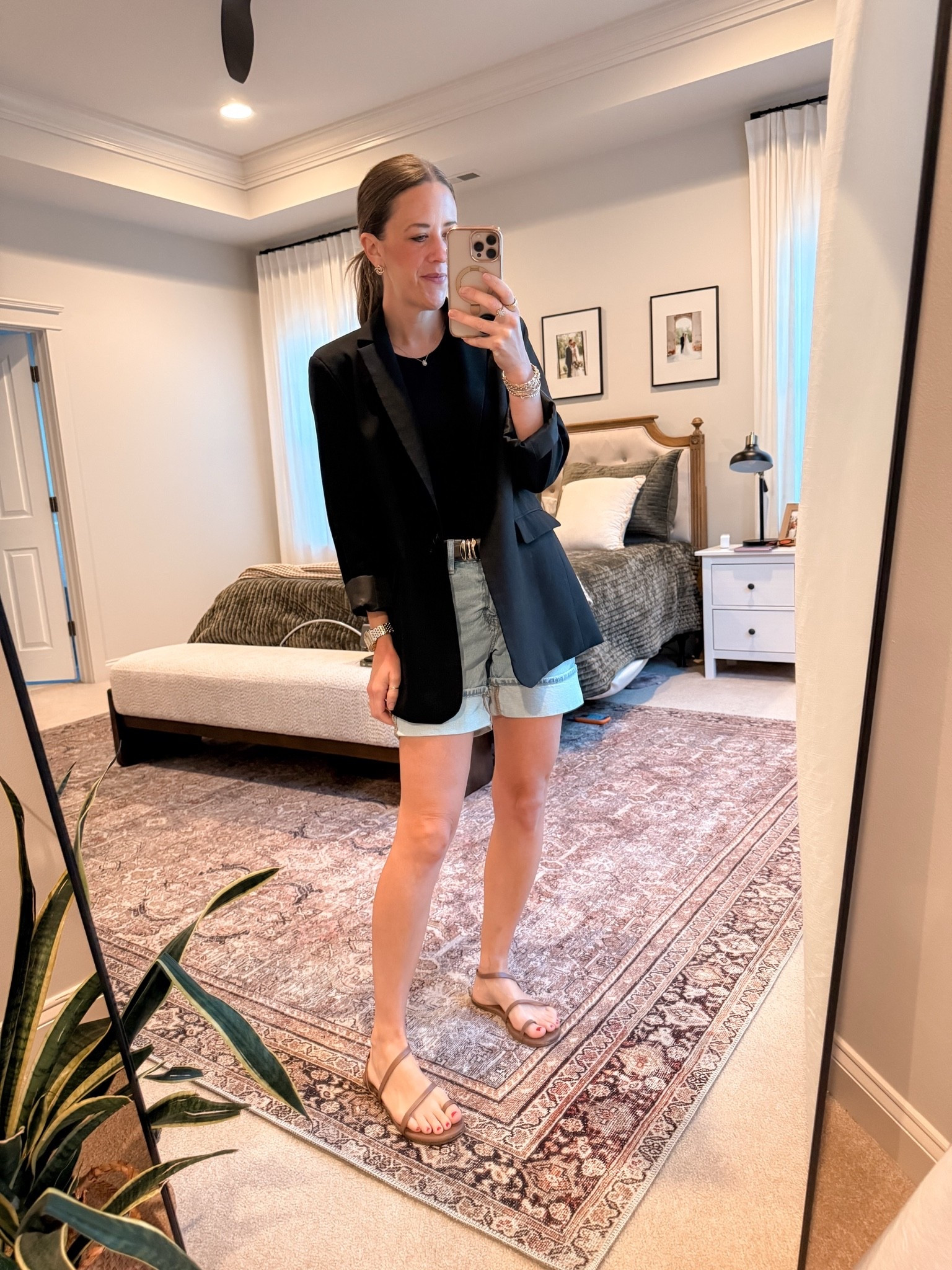 Elevated mom style for back-to-school season 🤍

A black tee + denim shorts + oversized Amazon blazer is such an easy way to make everyday basics feel more polished. Finished with simple sandals for a late-summer look that works for school drop-off, meetings, or lunch.

#LTKAmazonFinds #LTKBackToSchool #LTKMomStyle #LTKStyleTip #LTKSeasonal

#LTKmomlife #LTKgrwm #LTKSeasonal