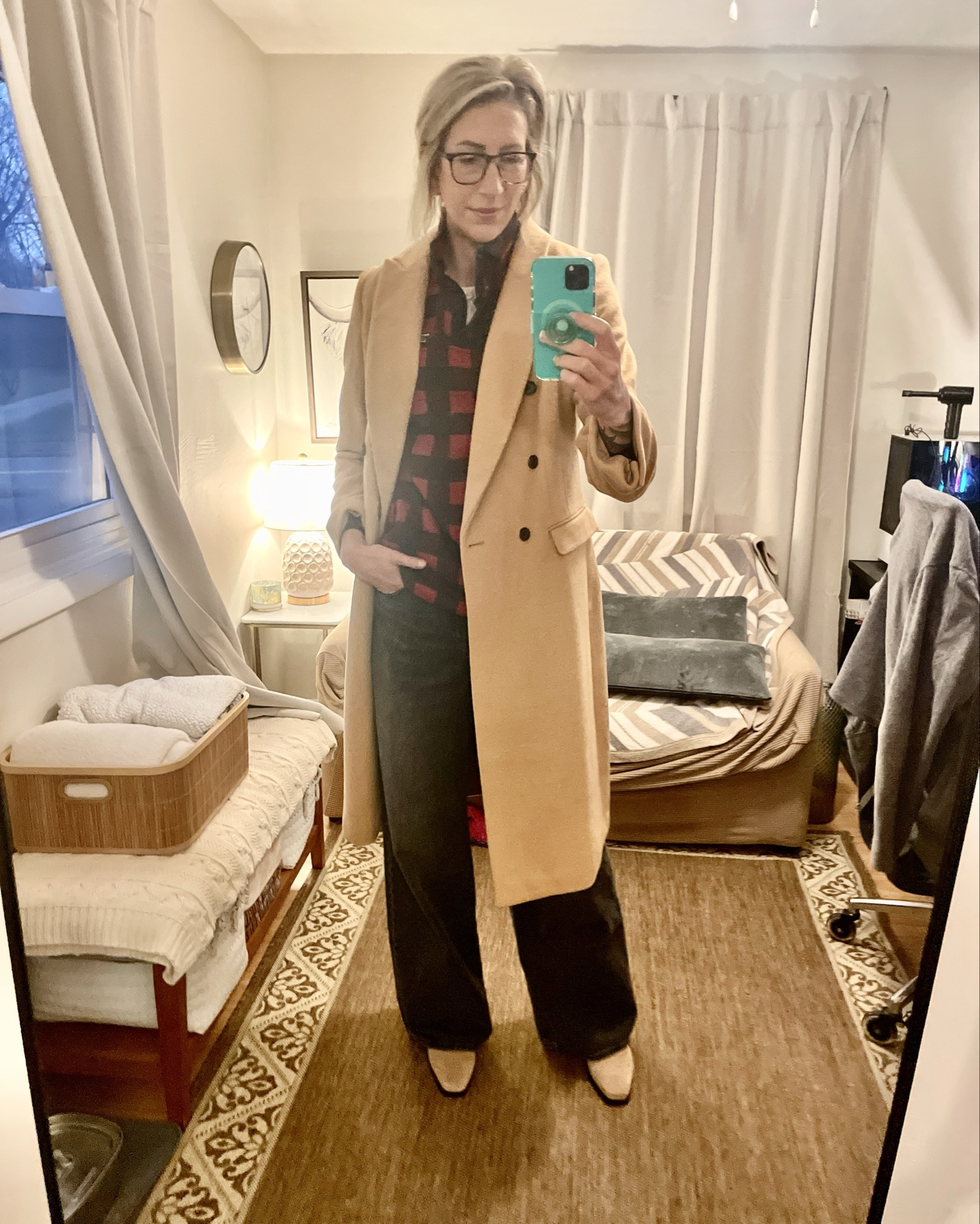 Quick outfit breakdown! These ultra-wide-leg jeans from Madewell are on sale for $50 right now—such a steal. I threw on this cozy fleece pullover from LLBean to keep it casual, but added suede Chelsea boots from Nordstrom and this top coat from LOFT to pull it all together. I get asked about this coat every time I wear it—it’s a solid option to dress up any look. Sleeves are good, not amazing, but it works! Oh, and for reference, I’m 6’3” with a 36” inseam.

Tall, tall friendly, long, extra long, tall fashion, tall style, tall clothing, tall girl long inseam, jeans, wedding guest dress, summer dress, teacher outfit, halloween, maternity, back to school, work outfit, fall outfit, fall décor, ootd, country concert, work wear, blazers, gift guide, holiday, cozy, Christmas décor, boots, gifts for her, gifts for him
Follow me on Instagram at www.instagram.com/one_tall_order to check out my daily fun and fabulous tall finds ❤️



#LTKStyleTip #LTKSaleAlert #LTKWorkwear