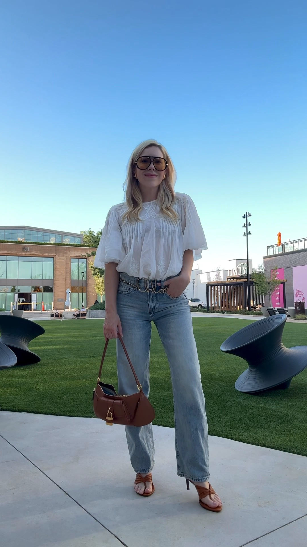 These are my favorite barrel jeans 
Jeans
White top
Lace top


#LTKSeasonal #LTKdayinmylife