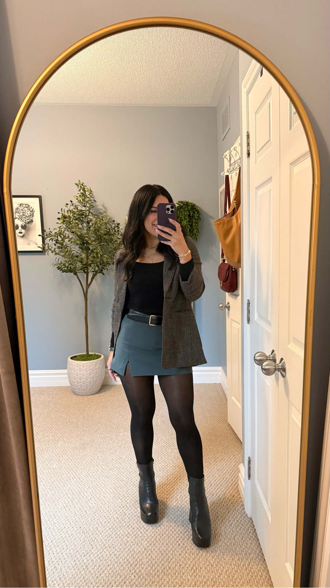 A few key items pull this whole fit together. I’m also obsessed with this new blazer which can be used with brown or black tones 🙌🏼 Winning! 



#LTKcanada #LTKstyletip #LTKworkwear