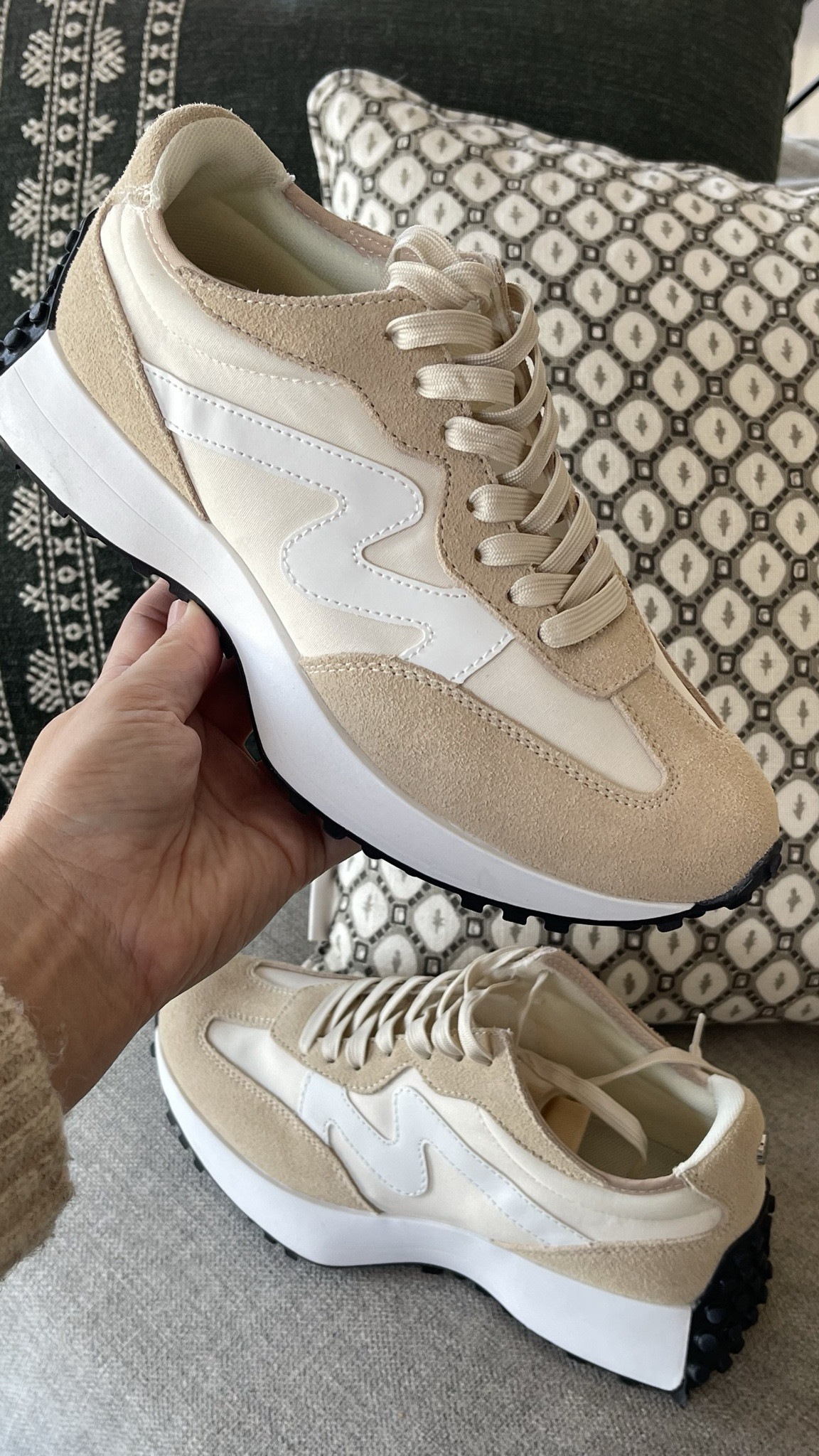 Sale alert | Women's Campo Retro Lace-Up Jogger Sneakers | Macy’s | #stevemadden

#LTKshoecrush #LTKsalealert #LTKMostLoved