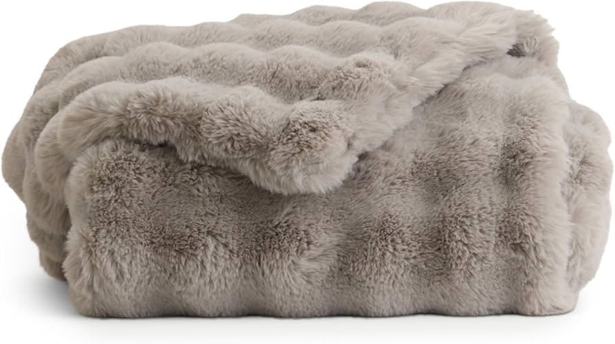 Cozy Earth Bubble Cuddle Blanket - Faux Fur Ultra-Soft Luxury Throw Blanket - Comfortably Weighte... | Amazon (US)
