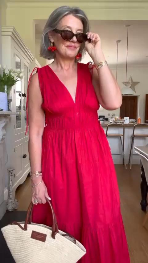 What’s in my suitcase ✈️🌞 Dresses 💃🏼 It’s the easy holiday solution for me. Throw on a dress for day or night, accessories and you’re good to go! All of these would work perfectly in this hot weather too! 
Nobody’s Child size 12
John Lewis beach dress size medium (reduced to clear)
Zara yellow size medium 
Zara linen size medium 
H&M brown dress size medium 
Hush black dress size S/M



Holiday dresses, holiday outfit ideas, vacation outfits, sundress, maxi dress, holiday evening outfit, high street style, summer outfit inspo, beach holiday outfits  

 

#LTKstyletip #LTKuk #LTKsummer