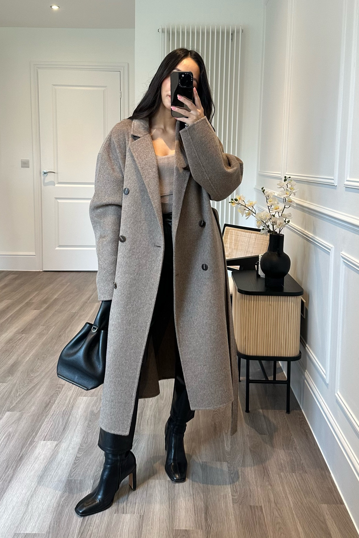 Autumn winter coat from COS, fit is oversized, I’m wearing size XS here 🍂🤎