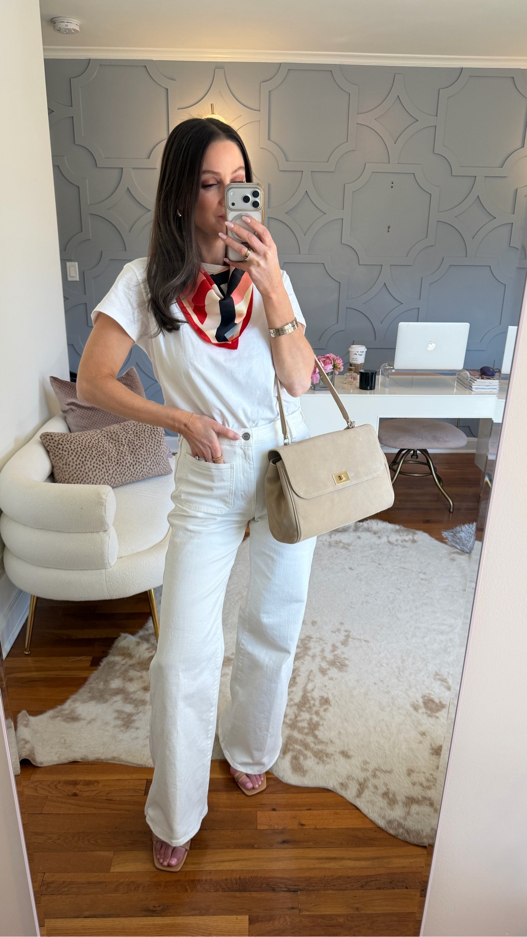  A great staple white tee!
Tee: true to size
Jeans: true to size
Shoes: true to size or size down half a size

#LTKootd #LTKOver40