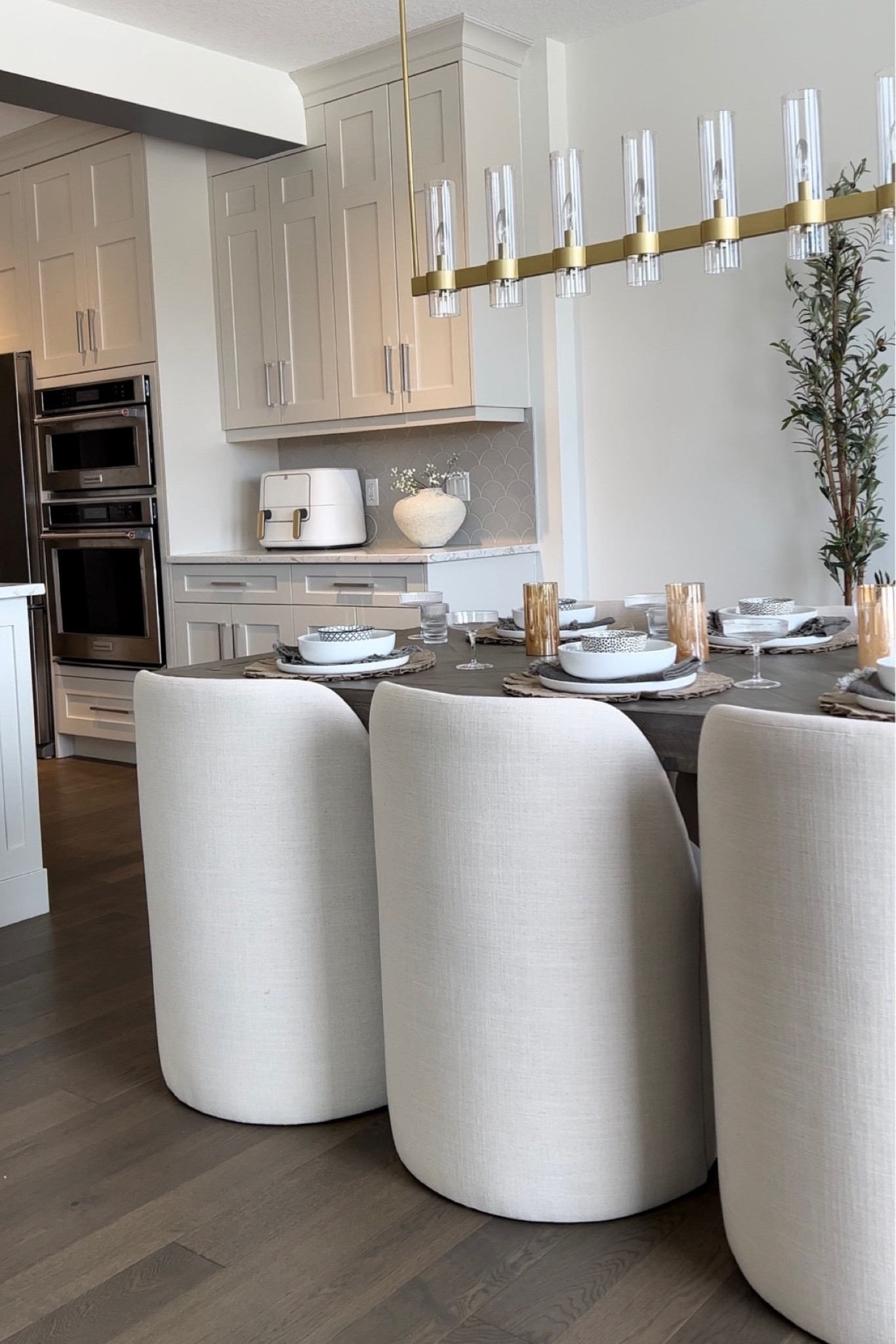 Hey friend! 💕
My dining chairs are in the color Linen and you can shop this whole look below! 🫶🏽

#LTKHome #LTKSaleAlert #LTKStyleTip