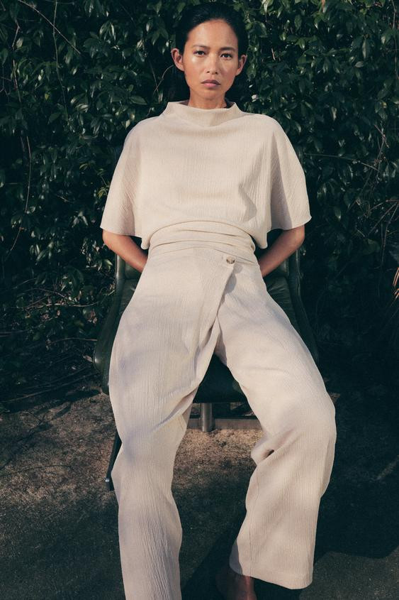 PLEATED TEXTURED TOP | Zara US